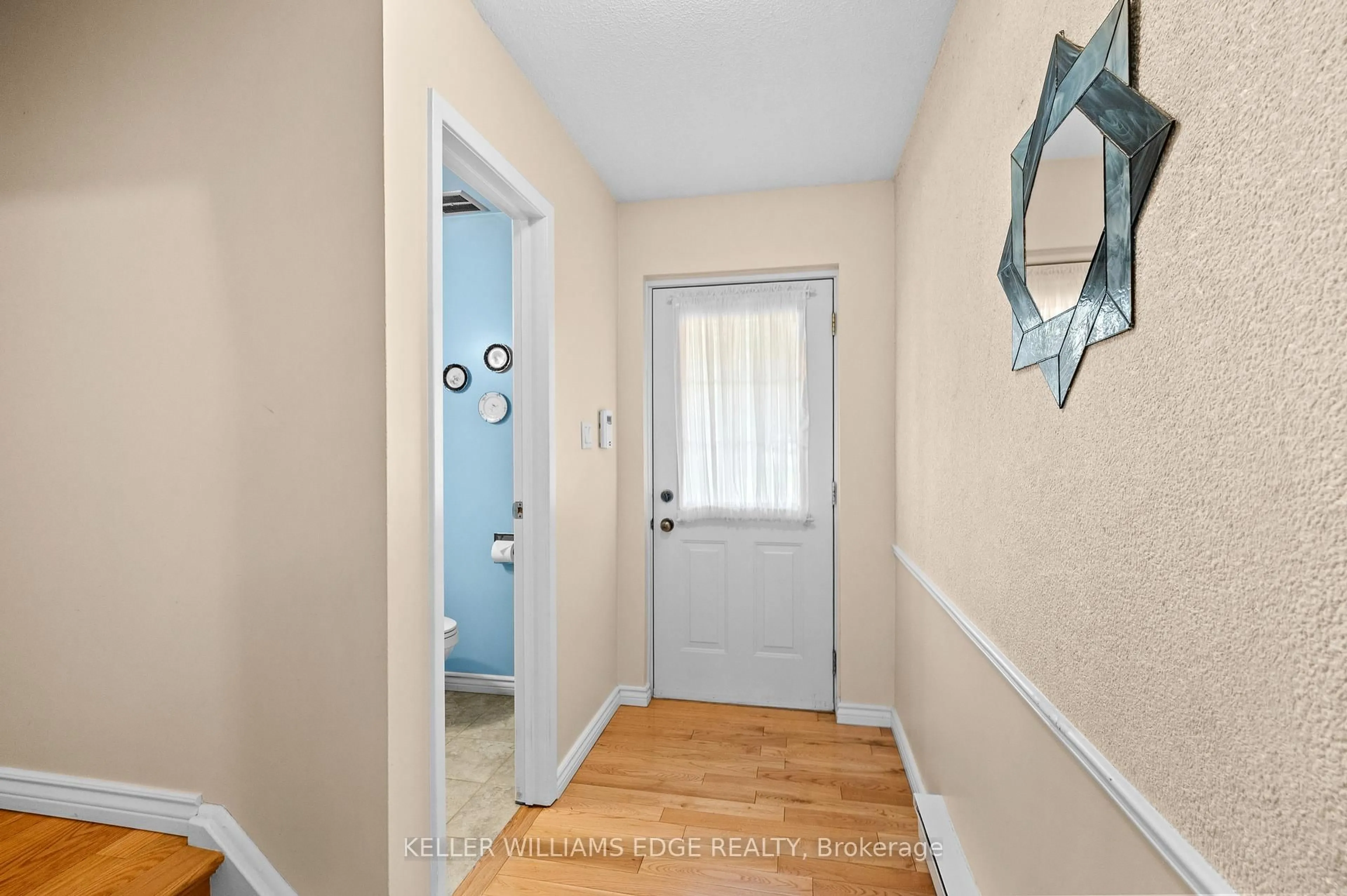Indoor entryway for 6240 Montevideo Rd #24, Mississauga Ontario L5N 2N7