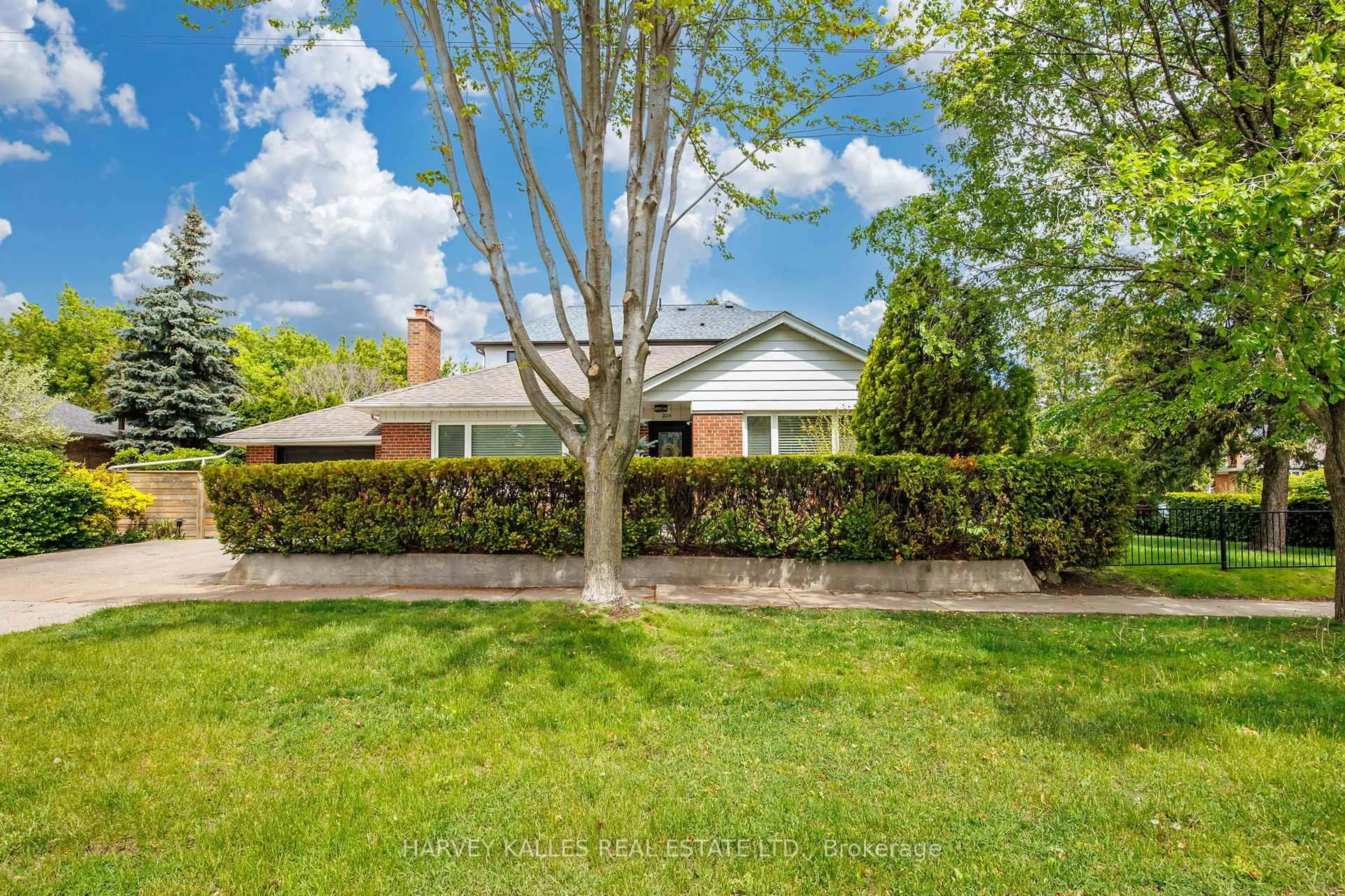 A pic from outside/outdoor area/front of a property/back of a property/a pic from drone, street for 224 Berry Rd, Toronto Ontario M8Y 1X6