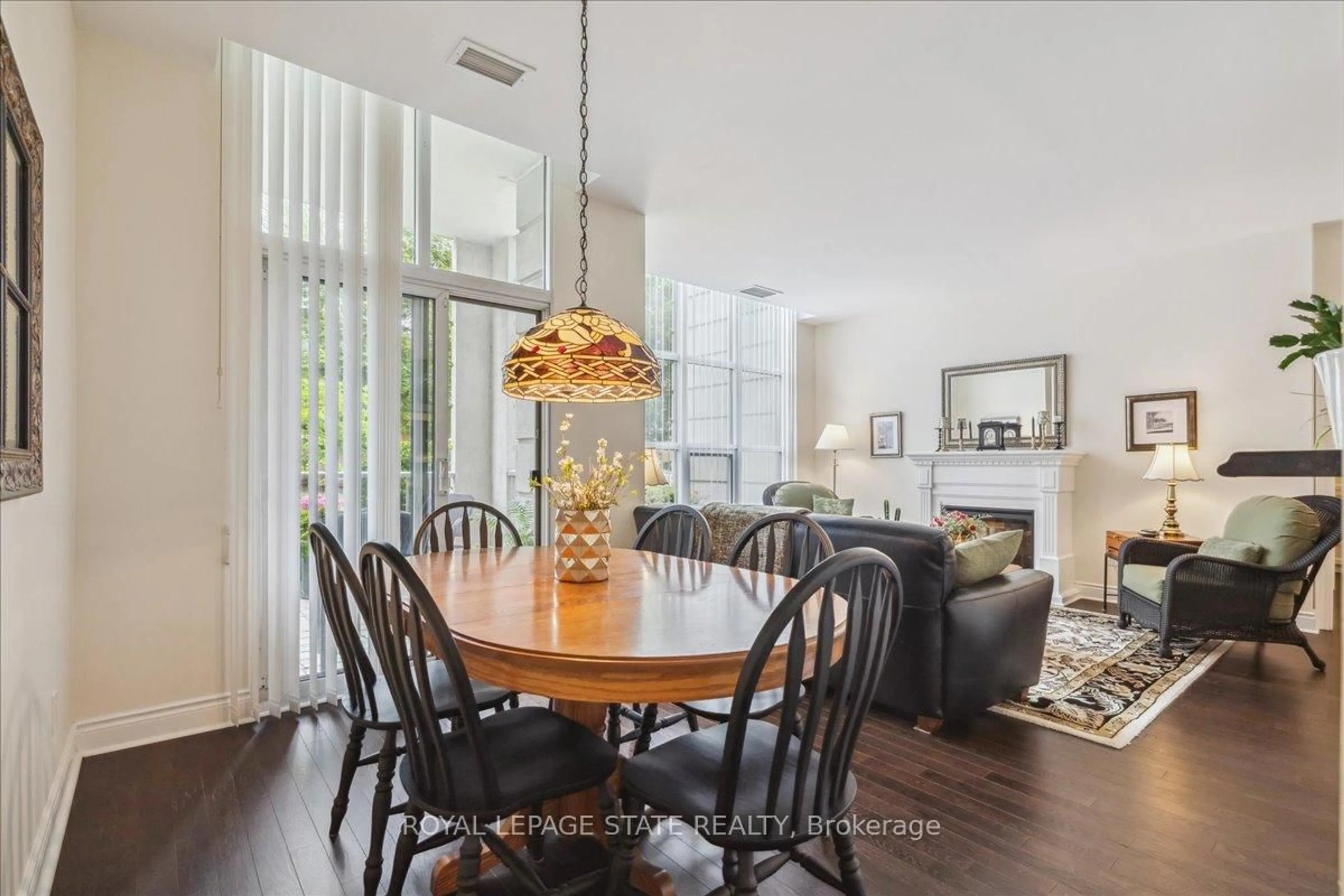 Dining room, wood/laminate floor for 442 Maple Ave #102, Burlington Ontario L7S 2L7