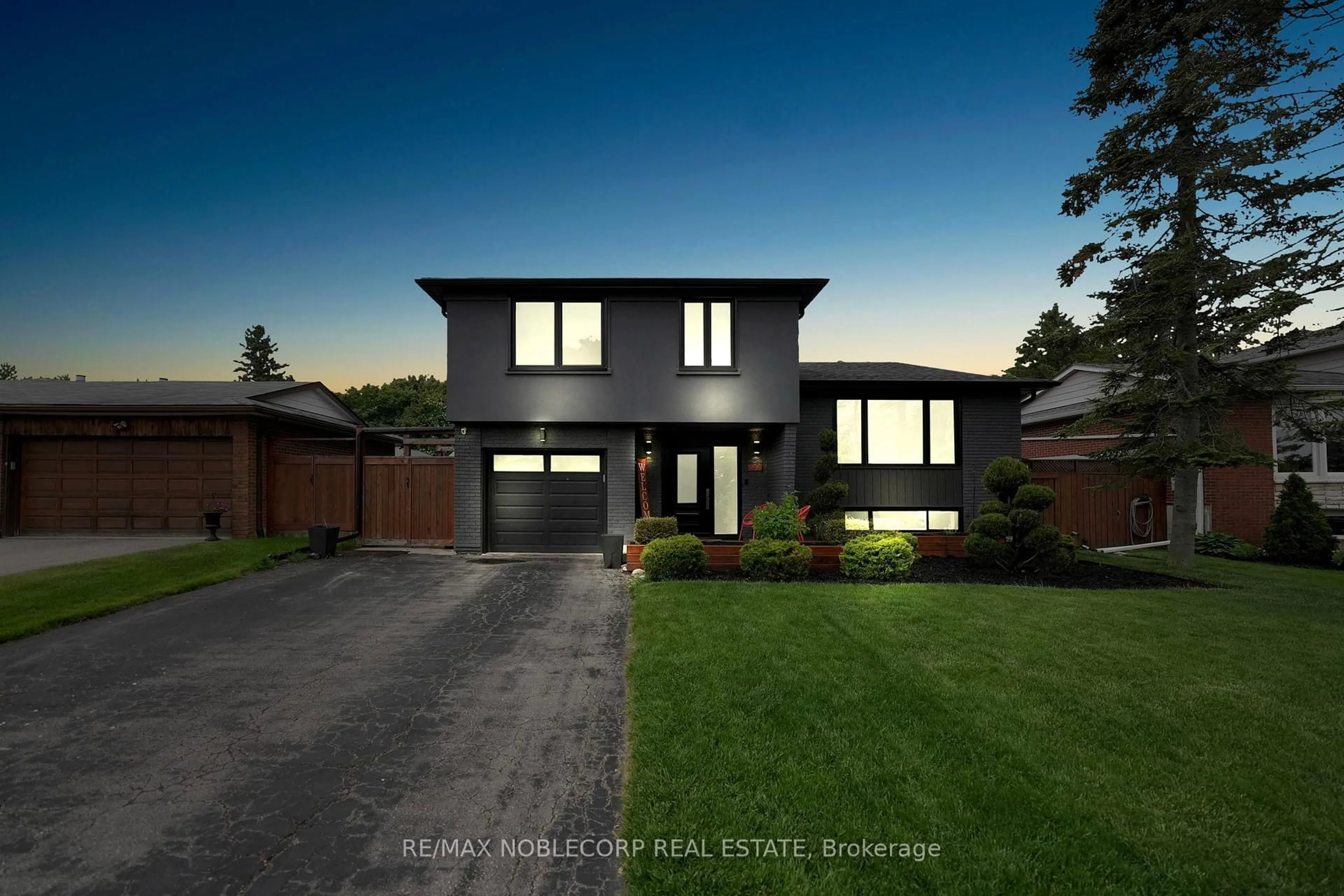 Home with brick exterior material, street for 255 Bell Air Dr, Caledon Ontario L7E 1Z9