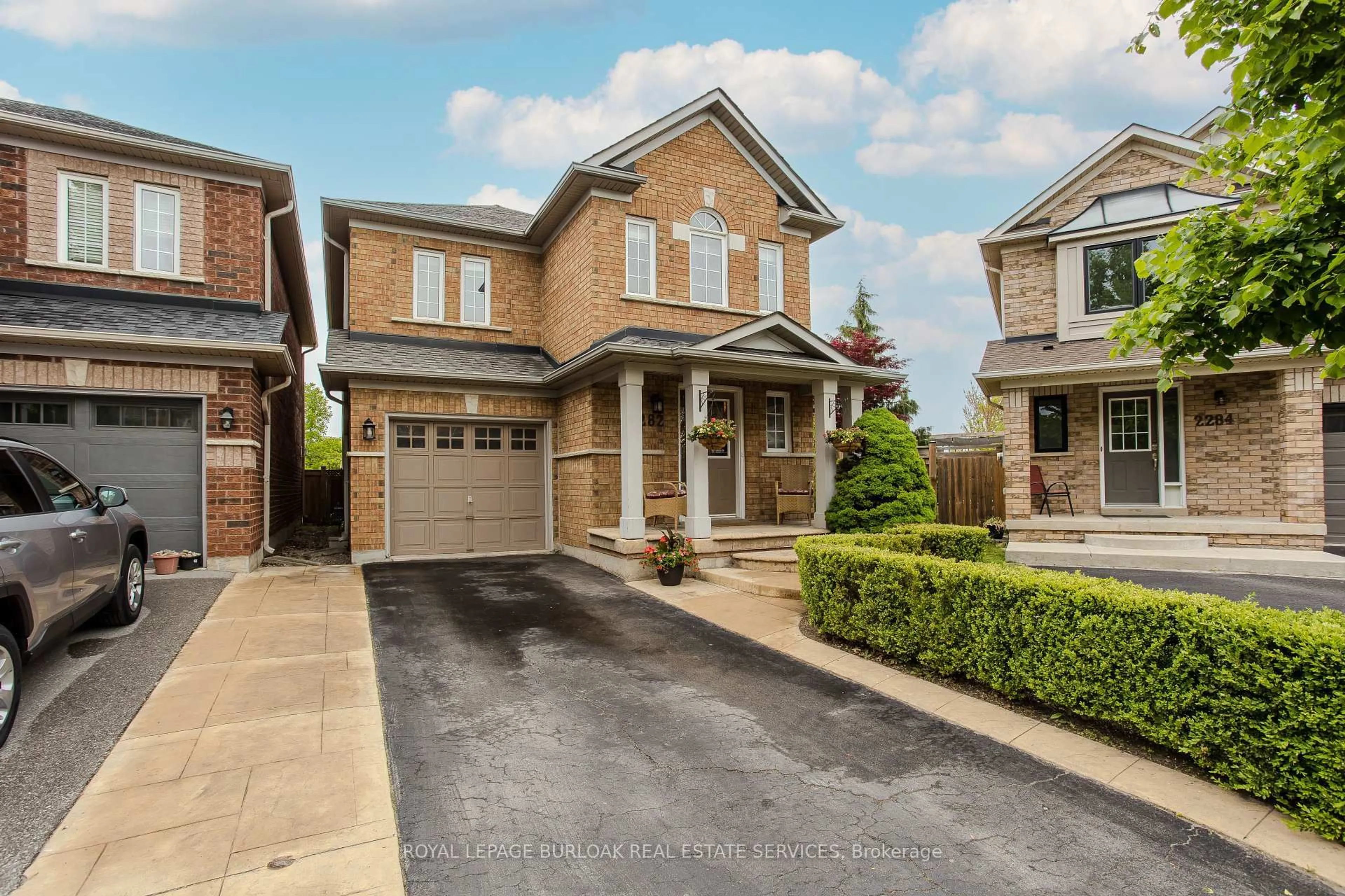 Home with brick exterior material, street for 2282 Seton Cres, Burlington Ontario L7L 6Y4