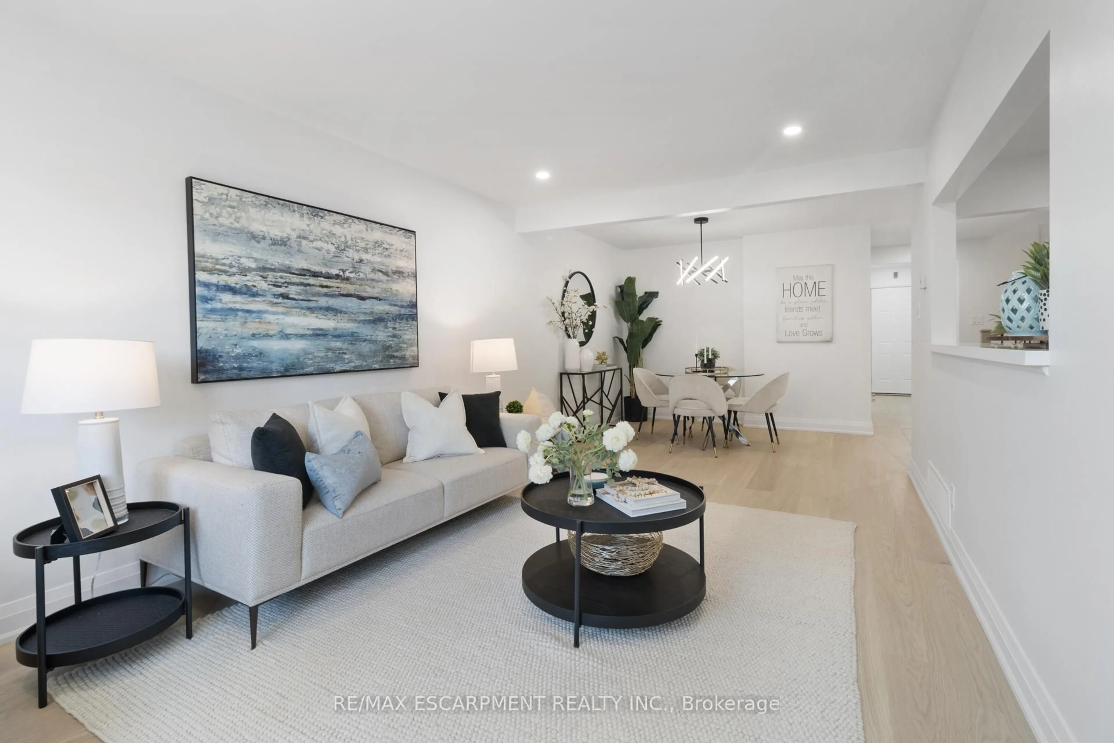 Living room with furniture, unknown for 2020 South Millway N/A #55, Mississauga Ontario L5L 1K2