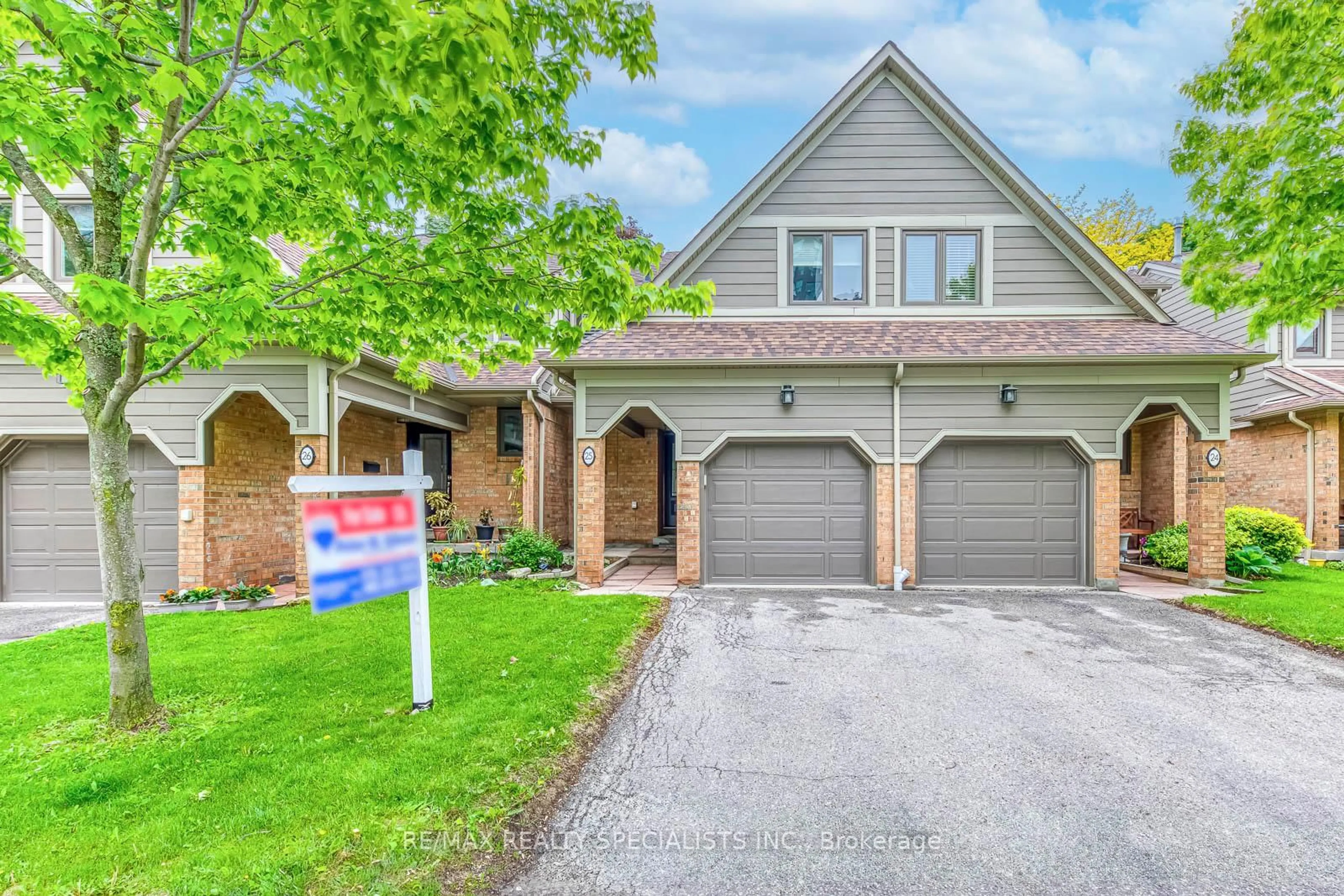 Home with brick exterior material, street for 2199 Burnhamthorpe Rd #25, Mississauga Ontario L5L 5M7