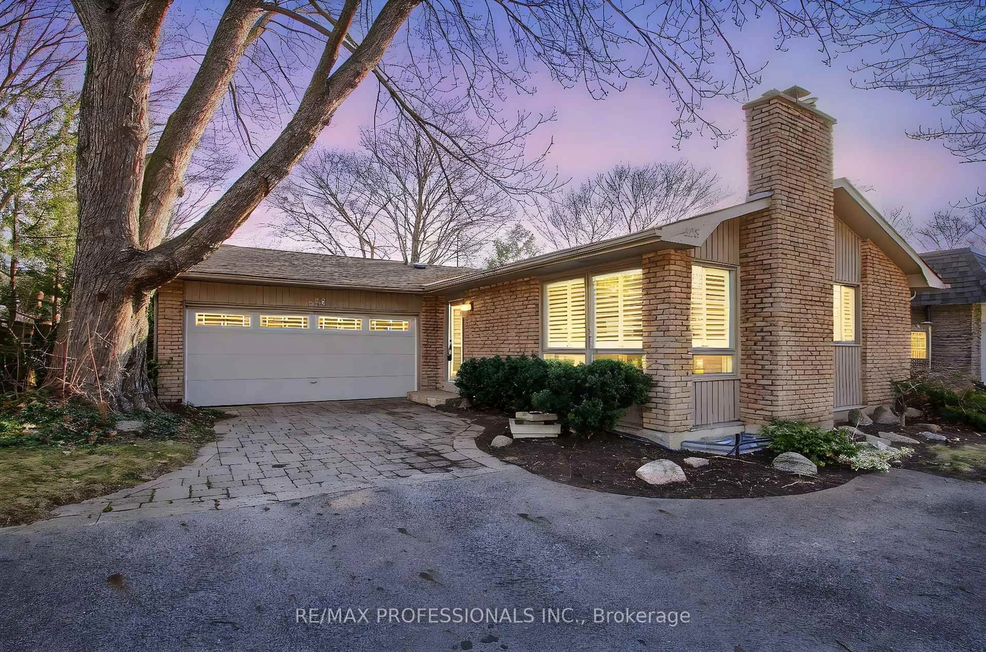 Home with brick exterior material, street for 425 CANTERBURY Cres, Oakville Ontario L6J 5K8
