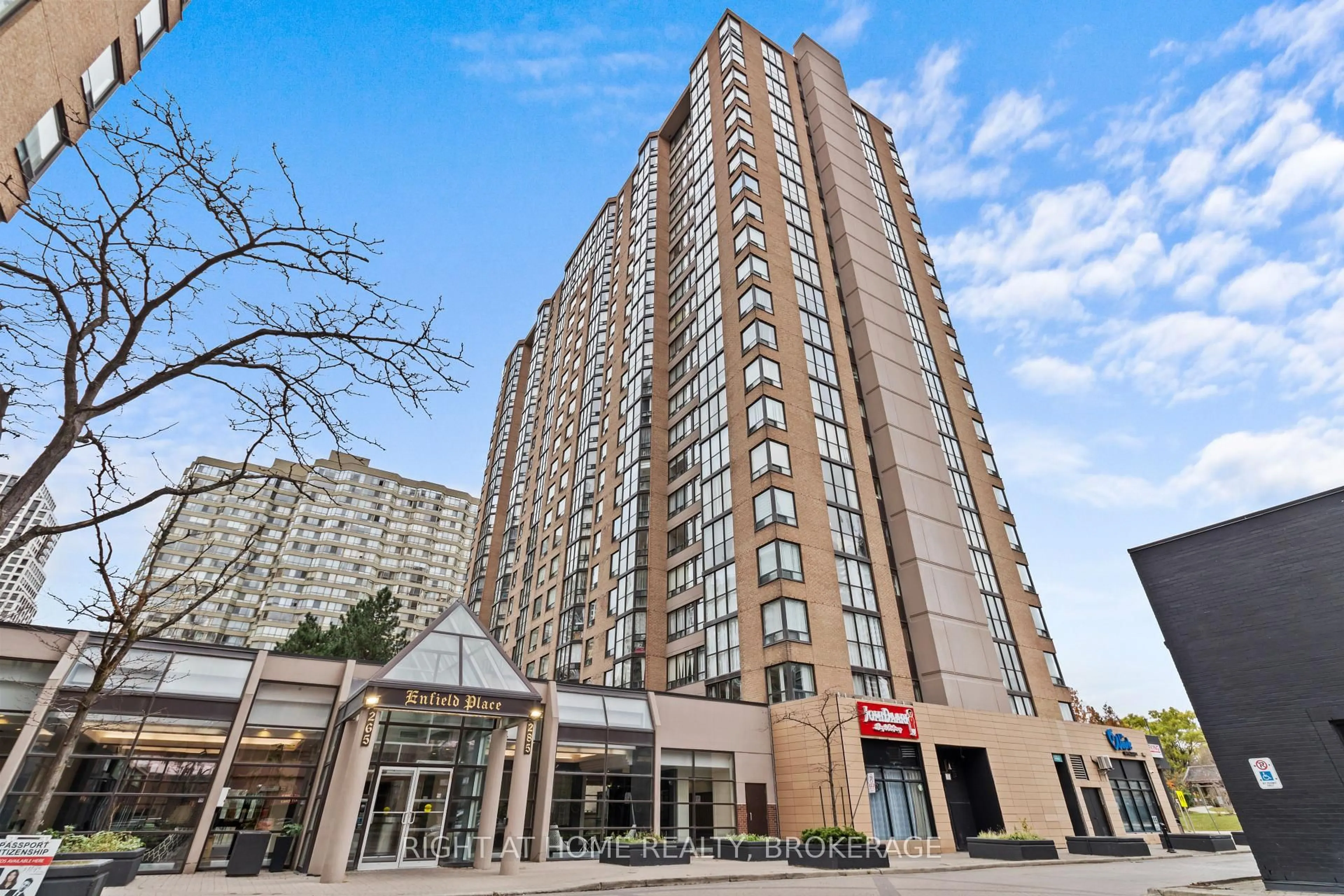 Indoor foyer for 285 Enfield Pl #2004, Mississauga Ontario L5B 3Y6