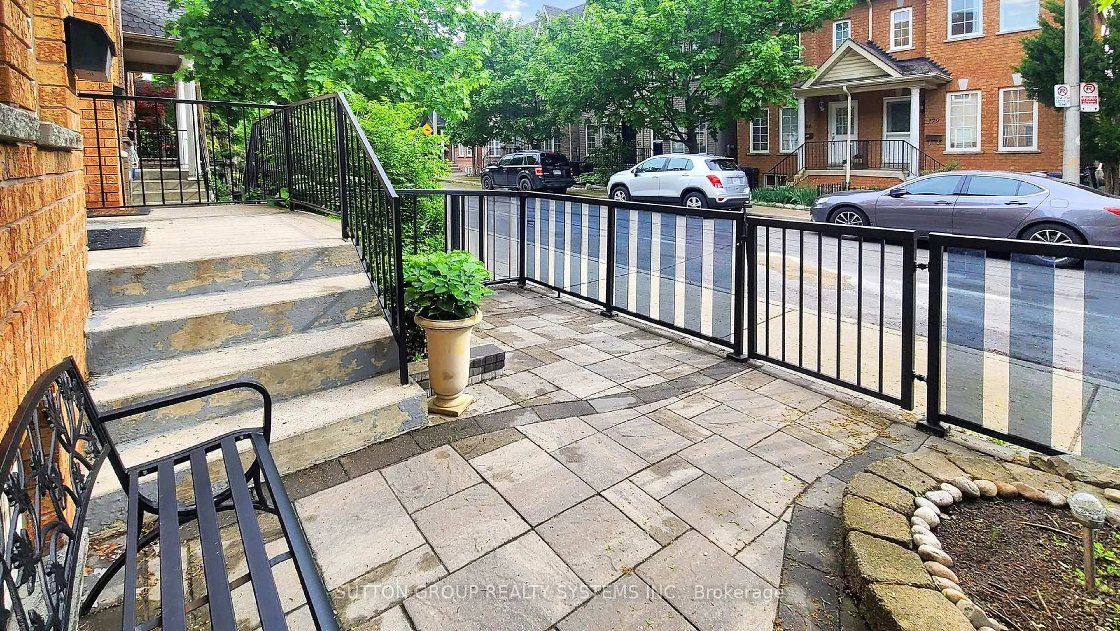 Patio, street for 180 Rankin Cres, Toronto Ontario M6P 4H9