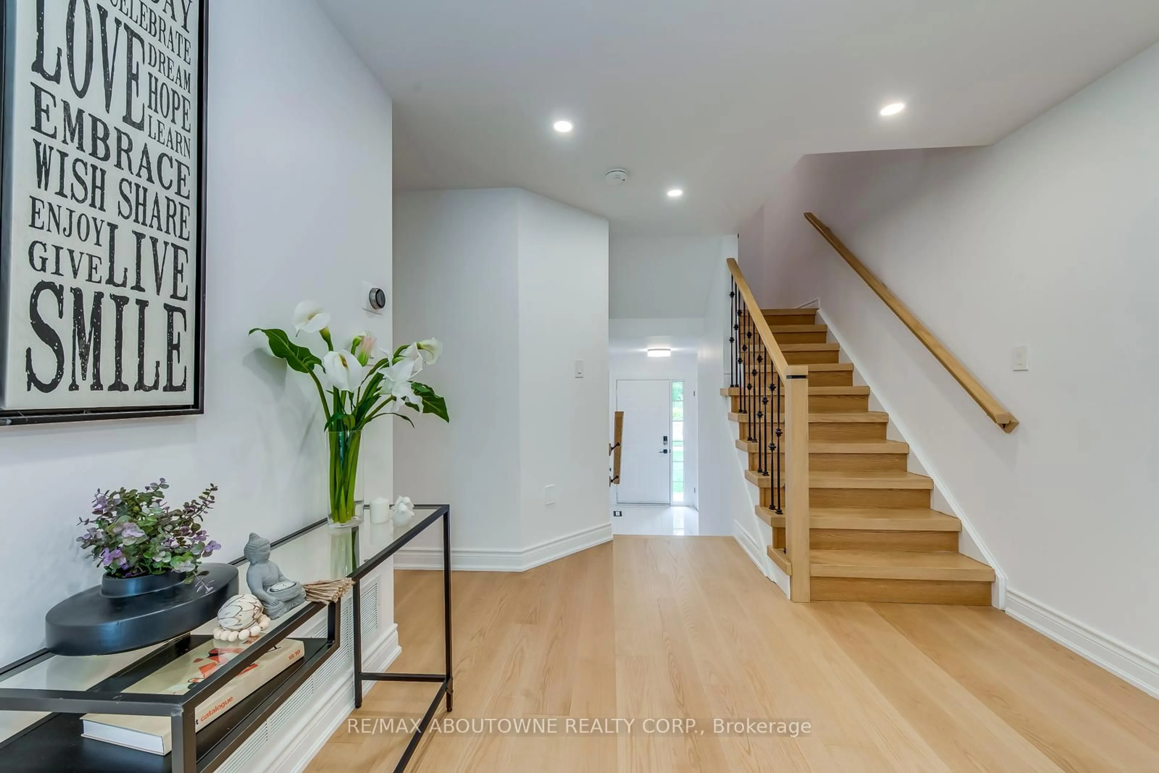 Unknown for 2246 Fairbairn Crt, Oakville Ontario L6M 4R2