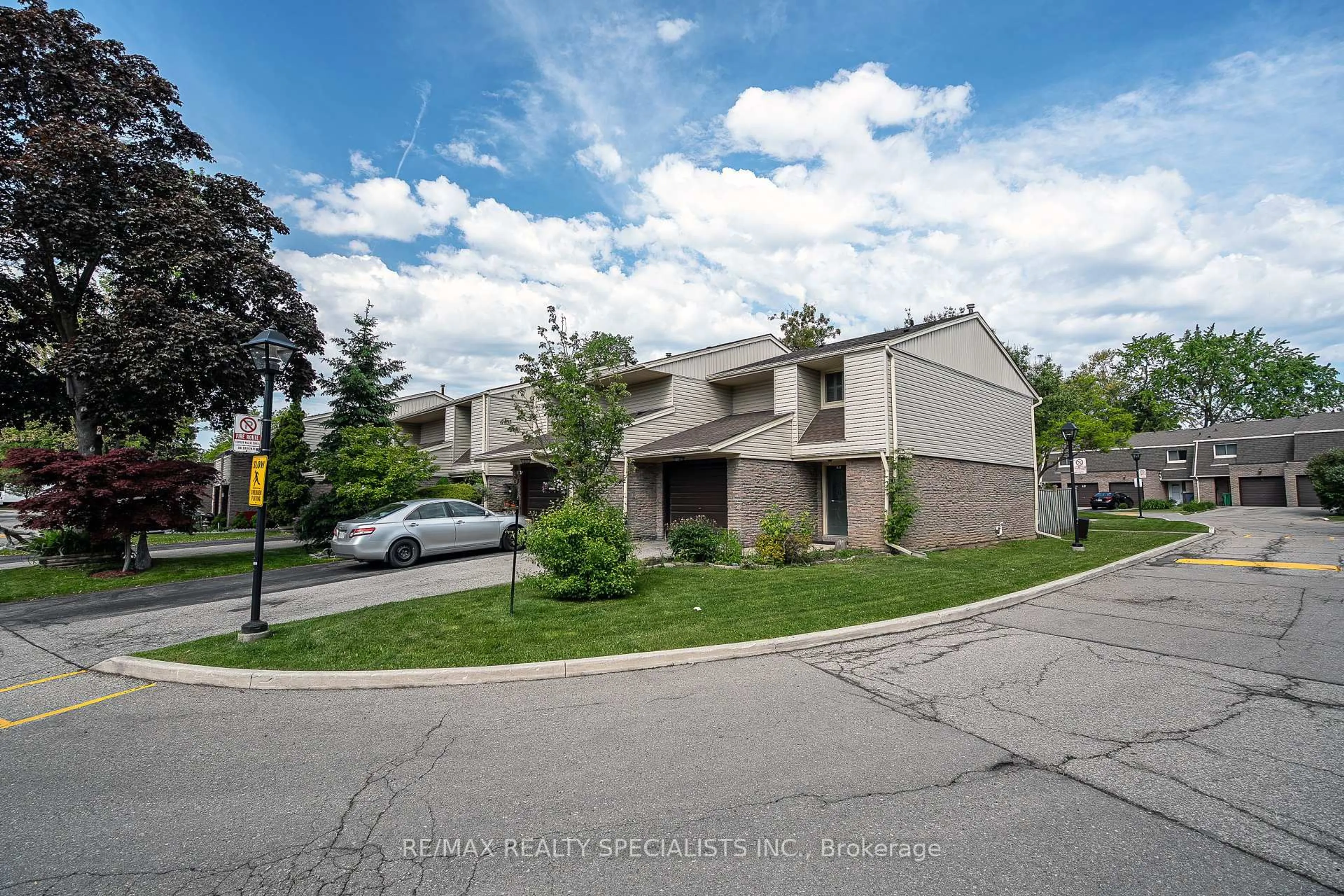A pic from outside/outdoor area/front of a property/back of a property/a pic from drone, street for 7430 Copenhagen Rd ##66, Mississauga Ontario L5N 2C4