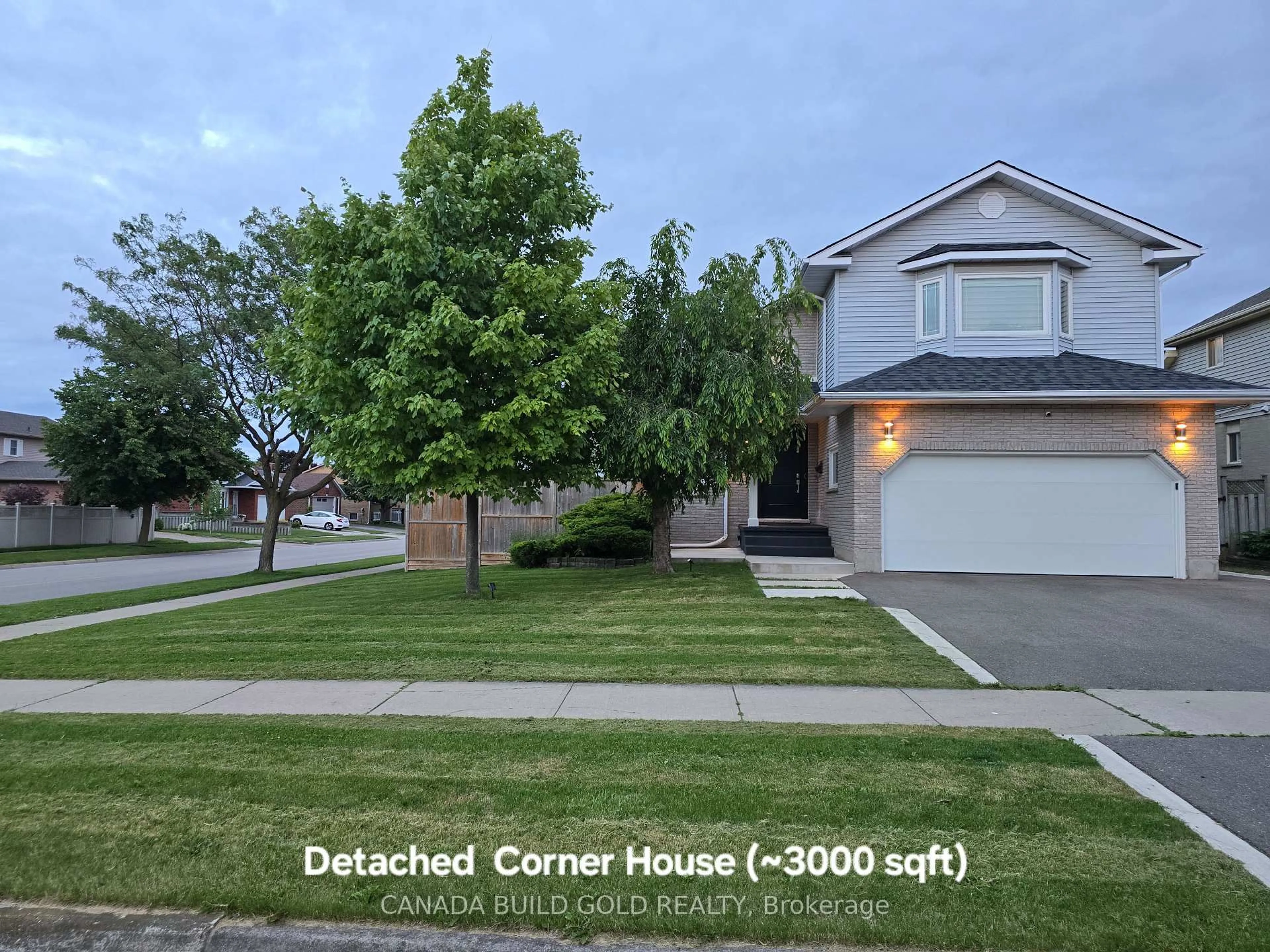 Home with vinyl exterior material, street for 2211 Heidi Ave, Burlington Ontario L7M 3W5