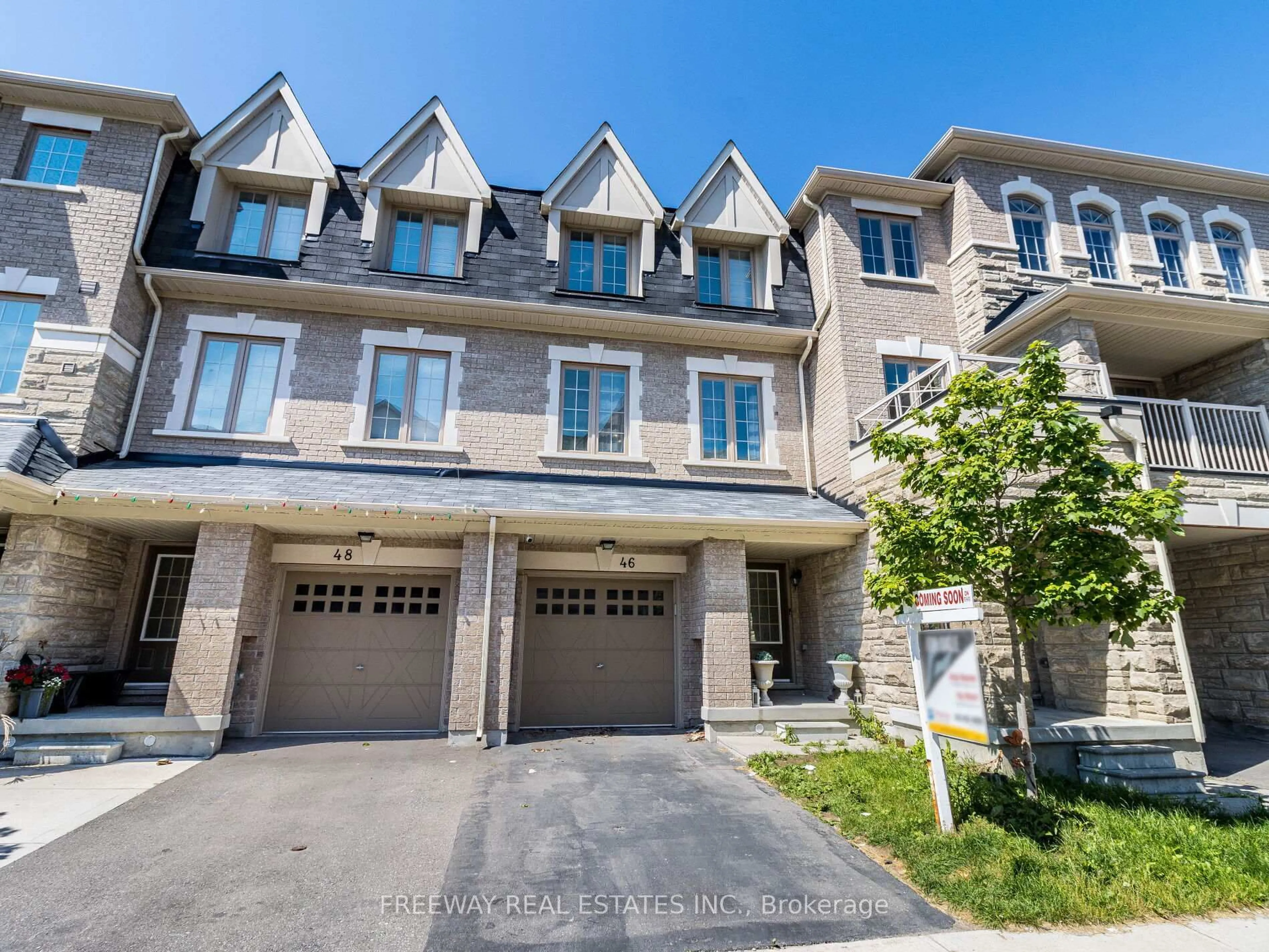 A pic from outside/outdoor area/front of a property/back of a property/a pic from drone, street for 46 Miami Grve, Brampton Ontario L6Z 0H7