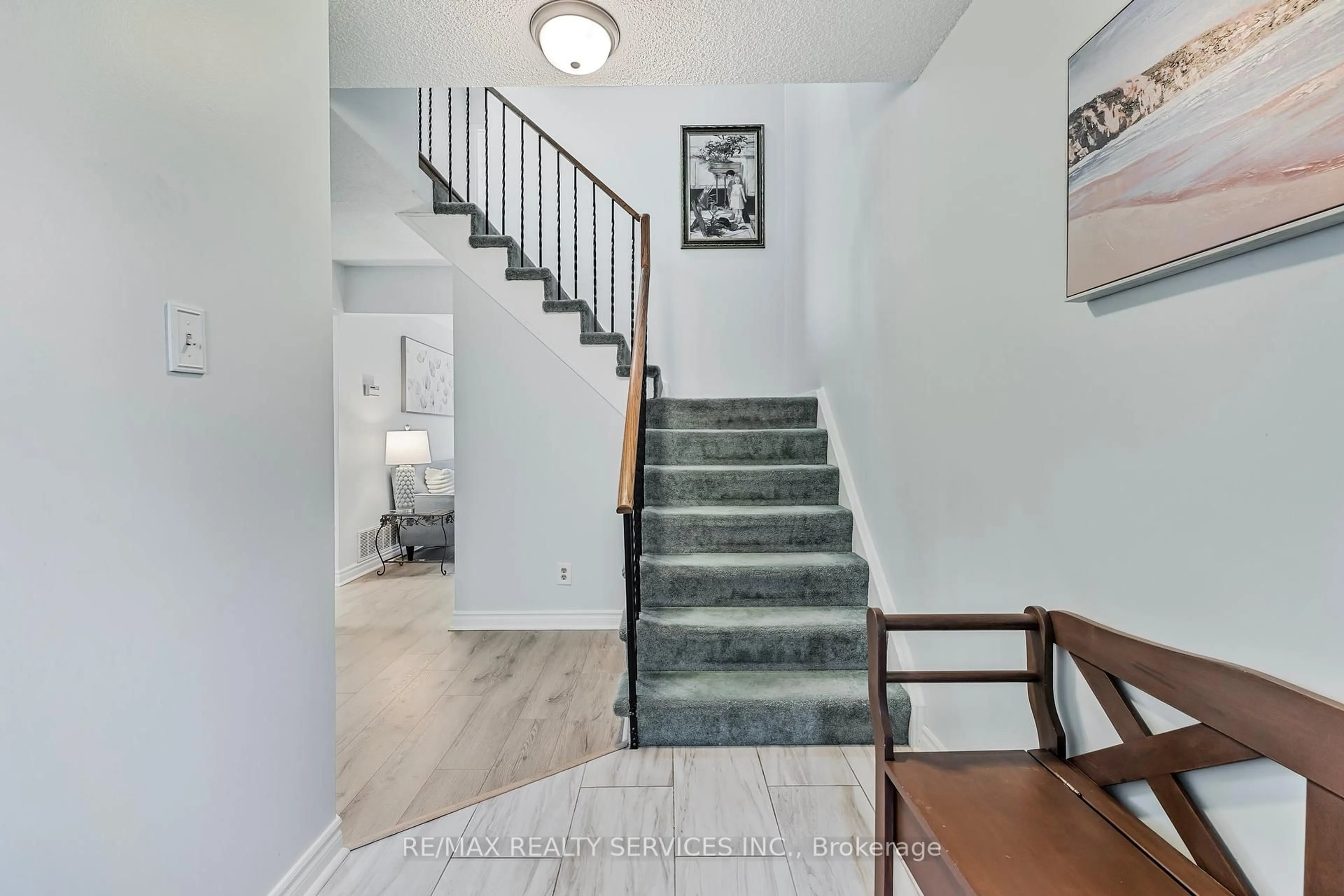 Stairs for 40 Crenshaw Crt, Brampton Ontario L6Z 1W9