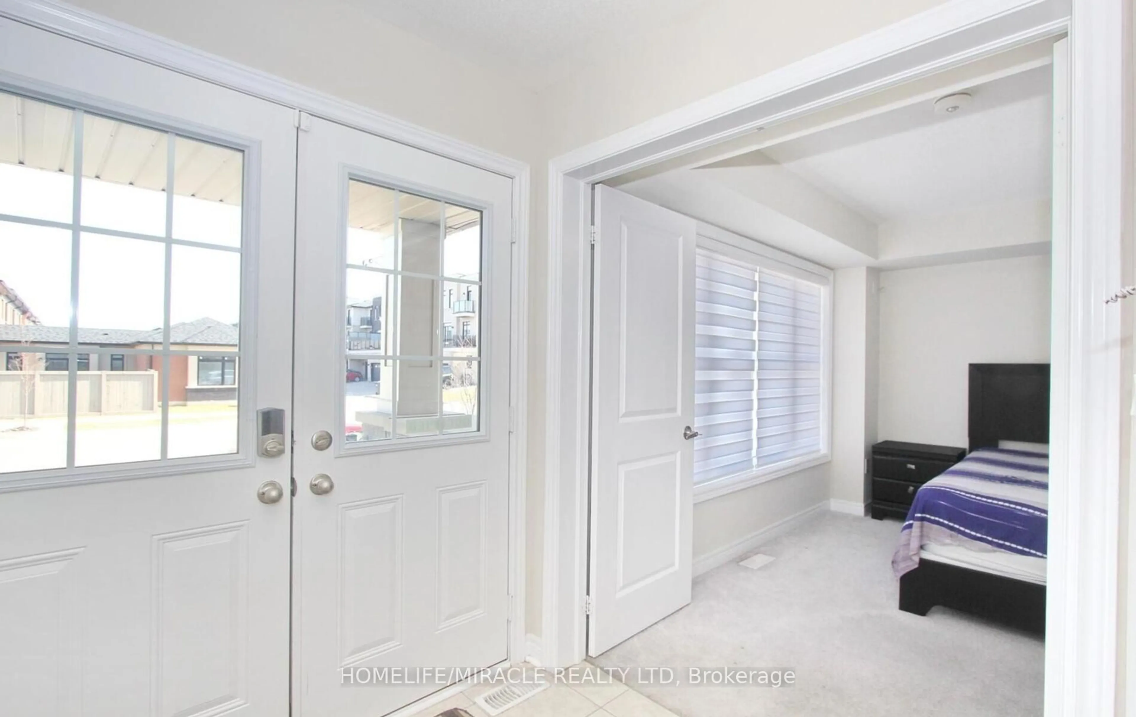 Indoor entryway for 12 Remembrance Rd, Brampton Ontario L7A 4Z1