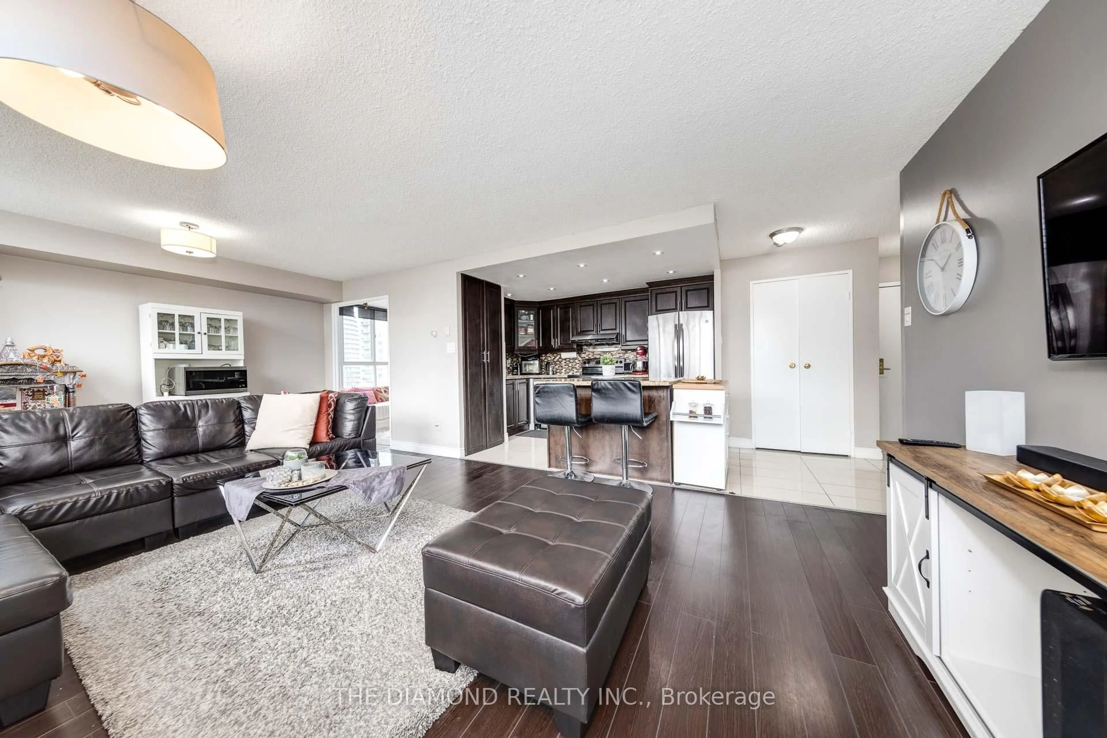 Open concept kitchen, unknown for 3700 Kaneff Cres #1507, Mississauga Ontario L5A 4B8