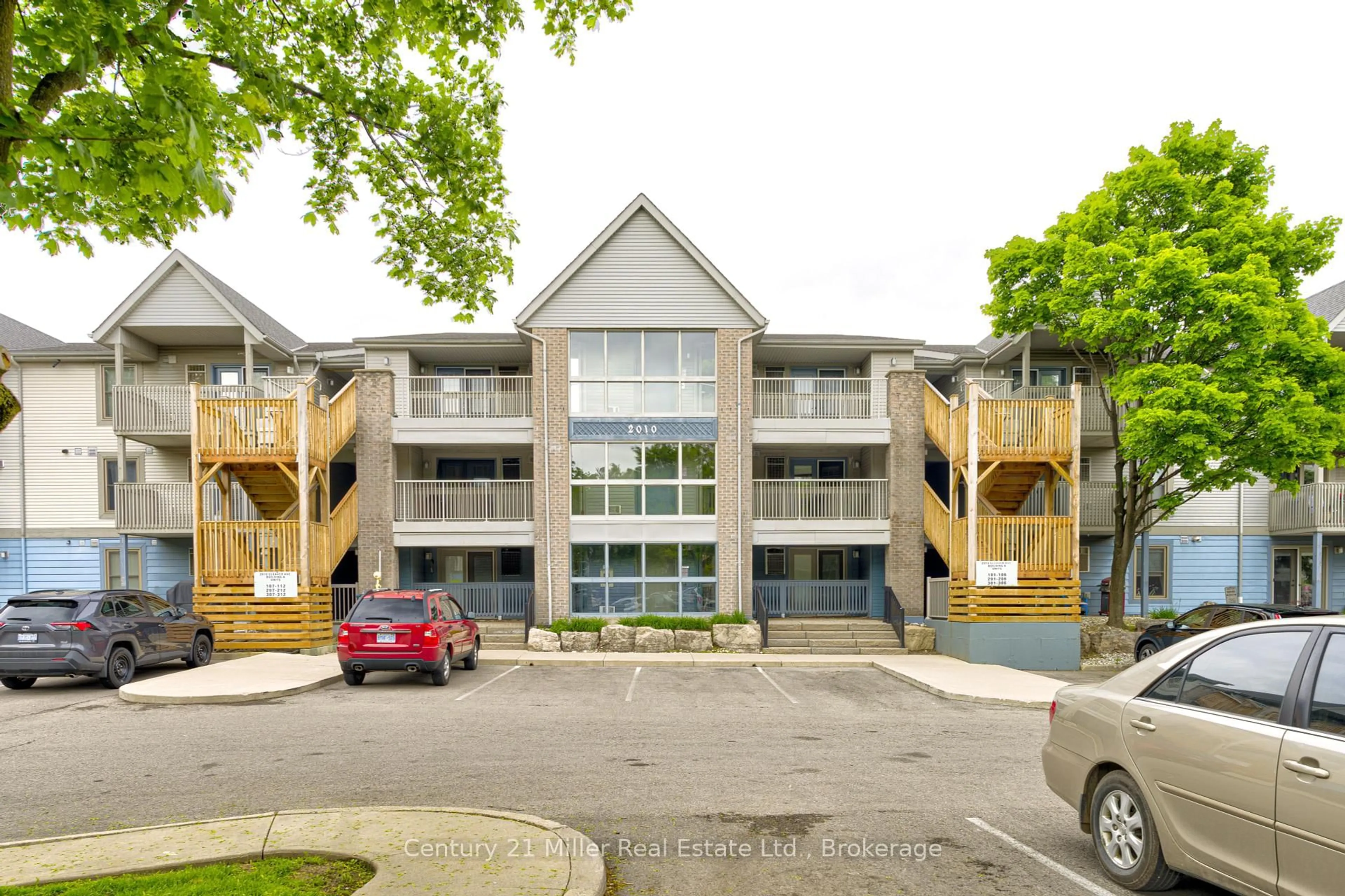 A pic from outside/outdoor area/front of a property/back of a property/a pic from drone, unknown for 2010 Cleaver Ave #205, Burlington Ontario L7M 4C1