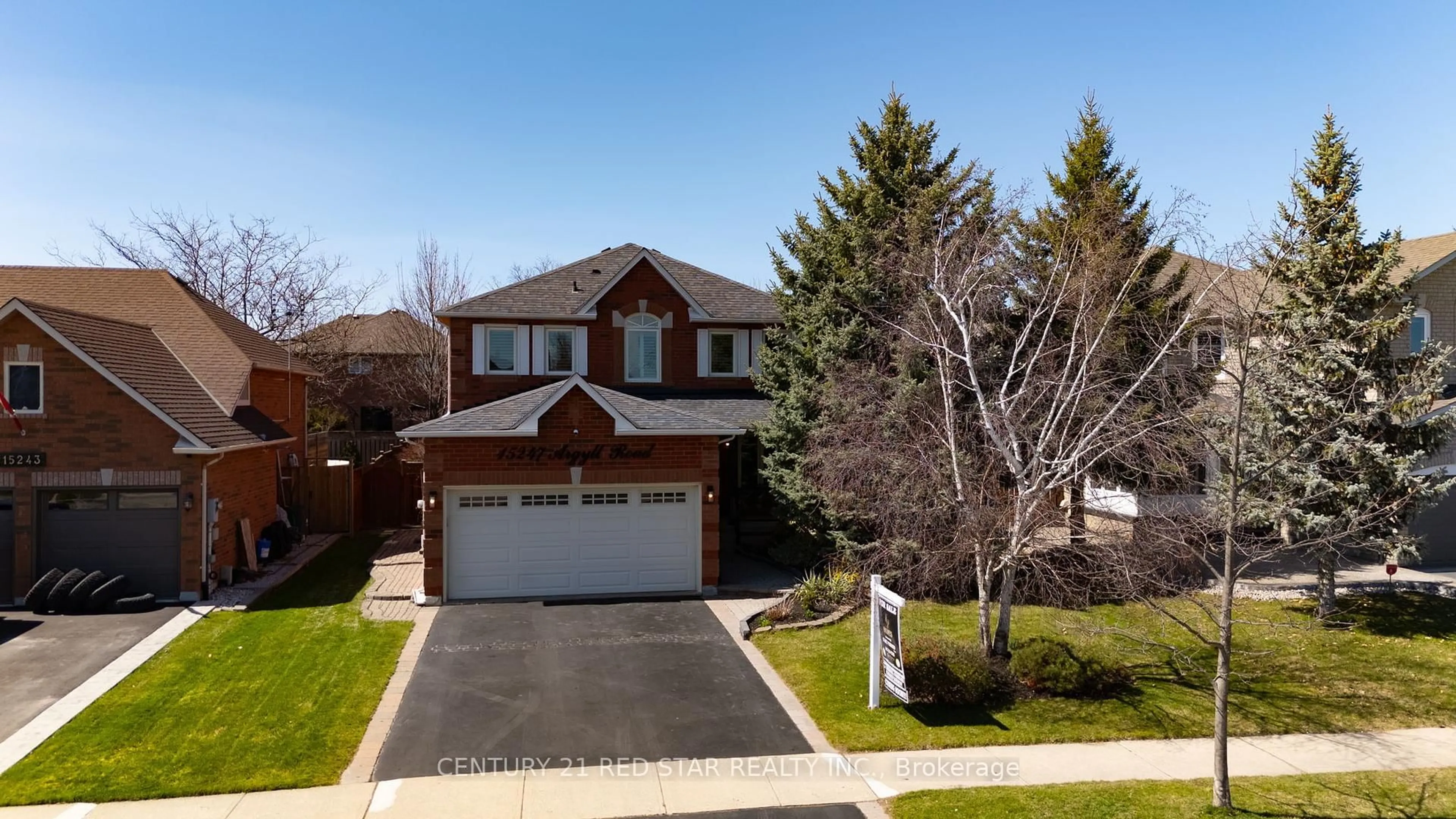 A pic from outside/outdoor area/front of a property/back of a property/a pic from drone, street for 15247 Argyll Rd, Halton Hills Ontario L7G 5N8