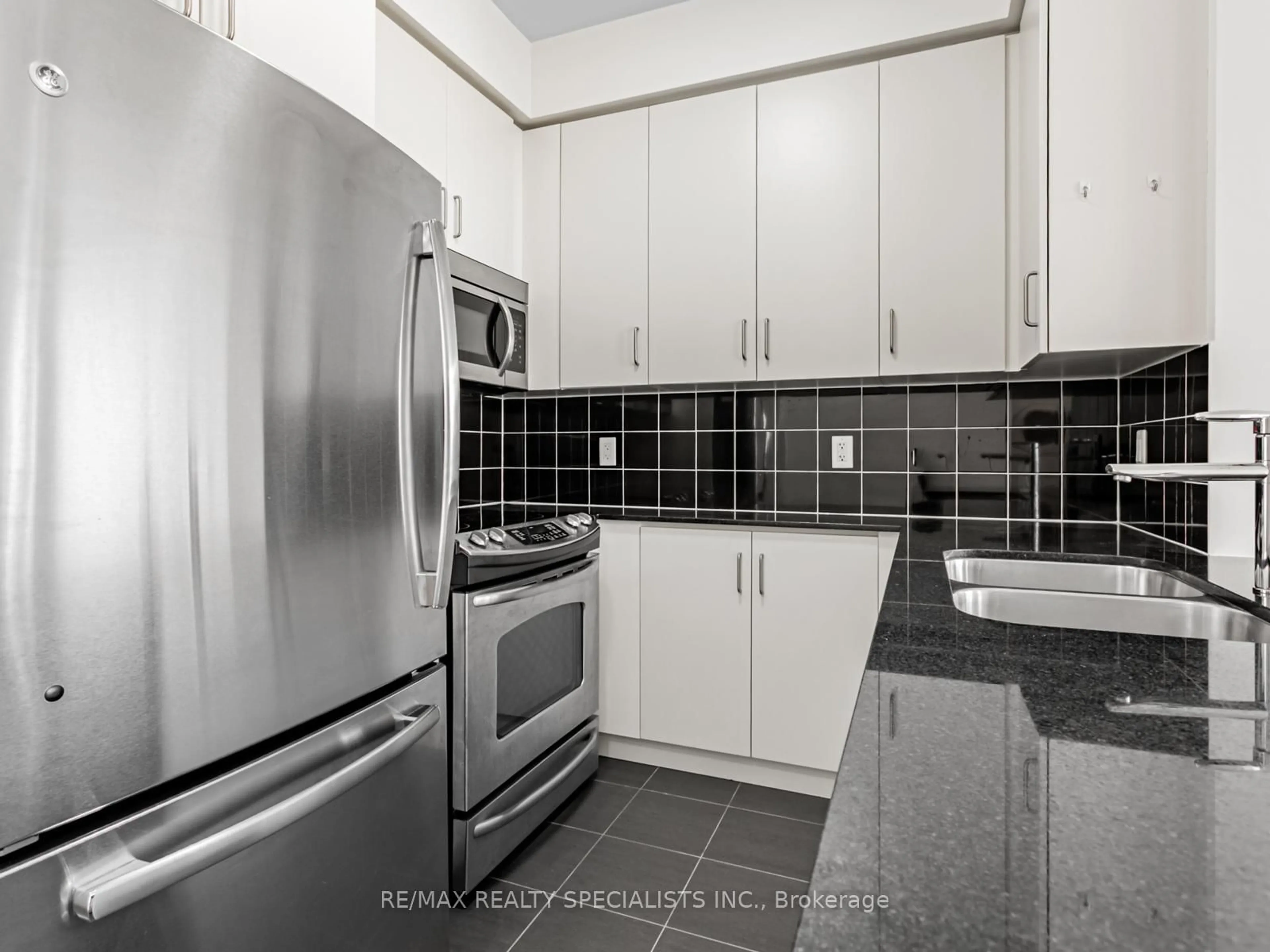 Standard kitchen, ceramic/tile floor for 215 Sherway Gardens Rd #2809, Toronto Ontario M9C 0A4