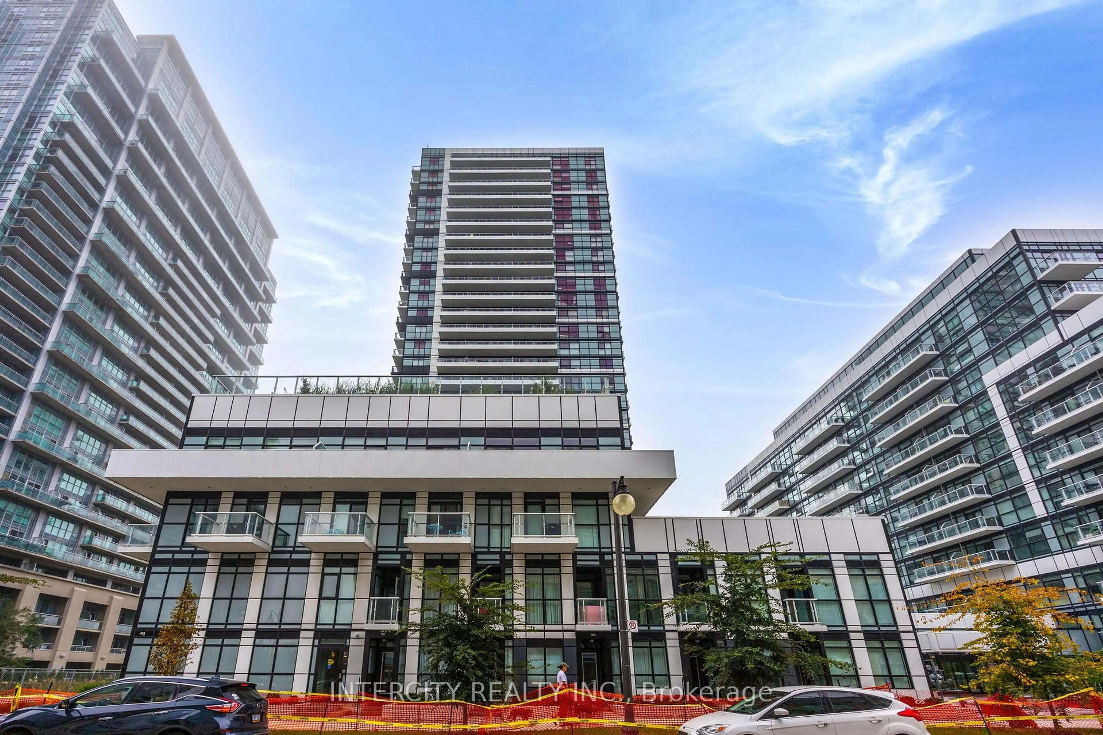 Indoor foyer for 251 Manitoba St #2605, Toronto Ontario M8Y 0C7