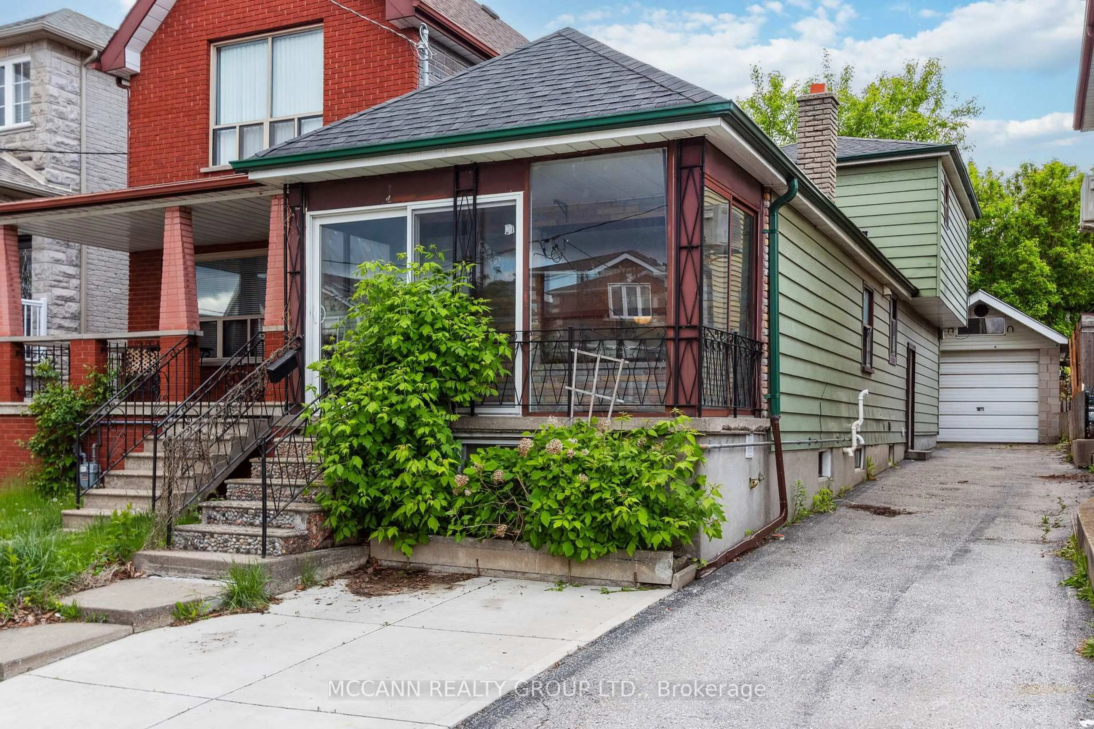 Unknown for 396 Nairn Ave, Toronto Ontario M6E 4J3