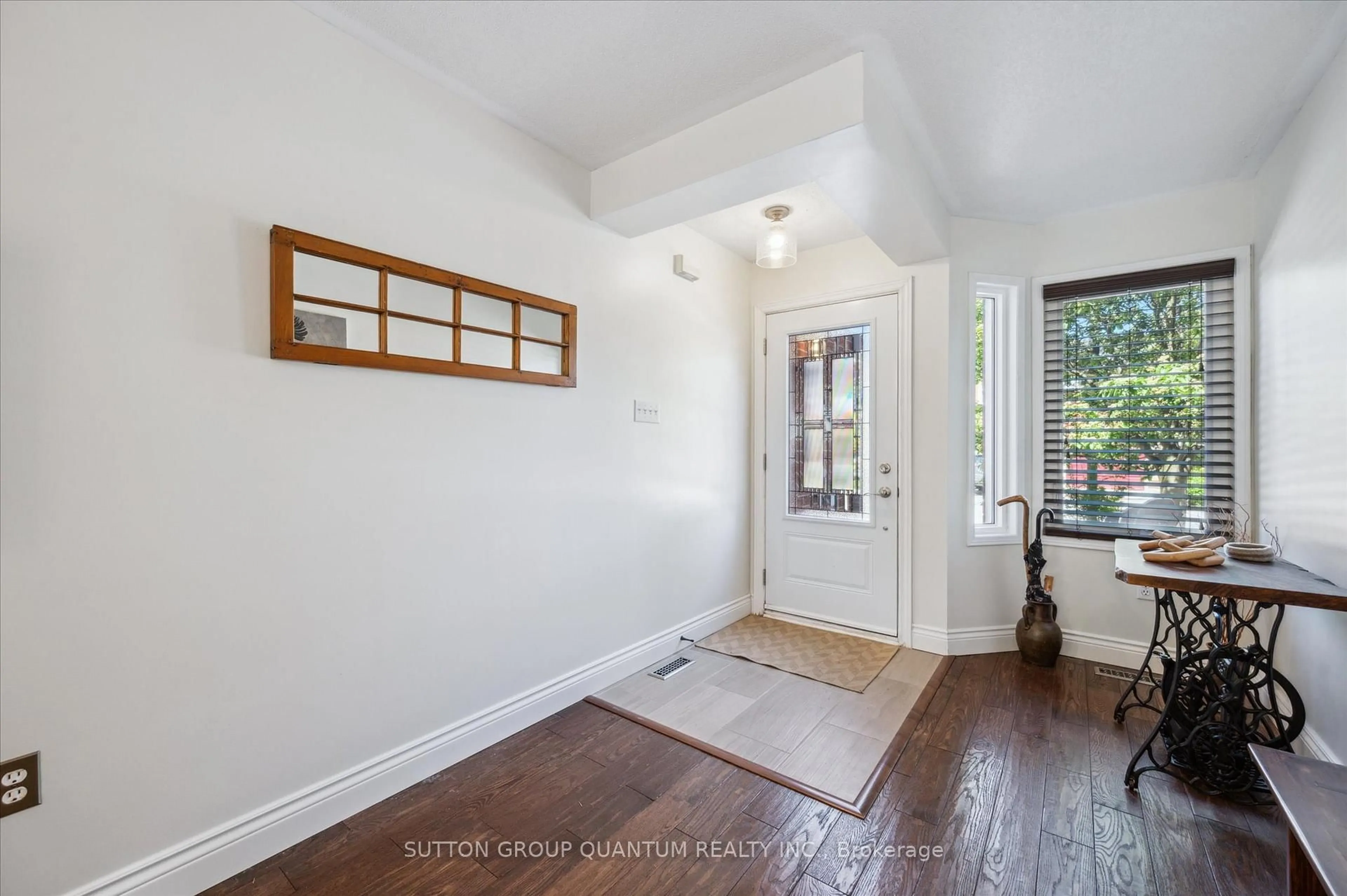 Indoor entryway for 1240 Westview Terr #23, Oakville Ontario L6M 3M4
