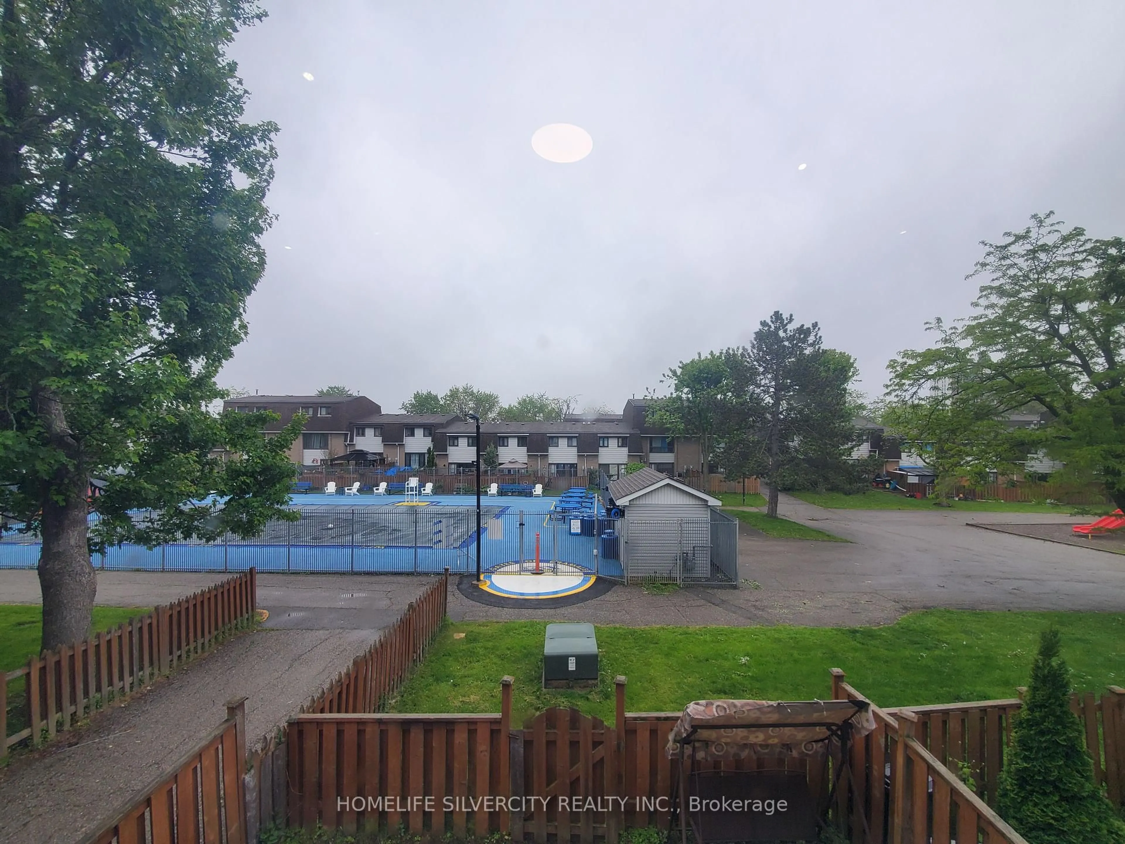 A pic from outside/outdoor area/front of a property/back of a property/a pic from drone, unknown for 475 Bramalea Rd #208, Brampton Ontario L6T 2X3