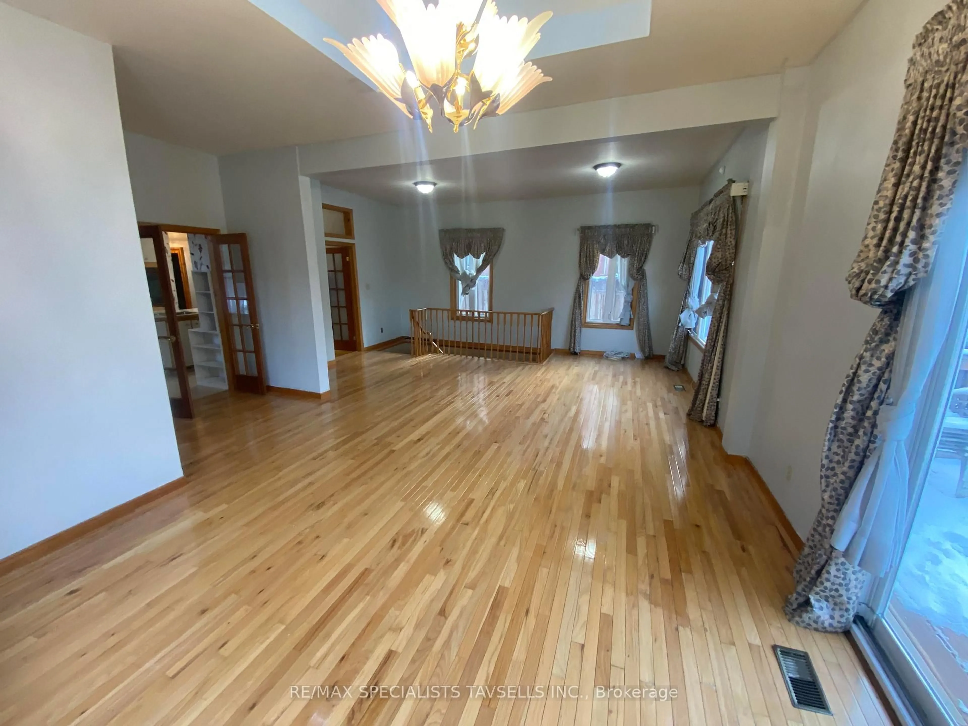 A pic of a room for 4 Denison Ave, Brampton Ontario L6X 1E6