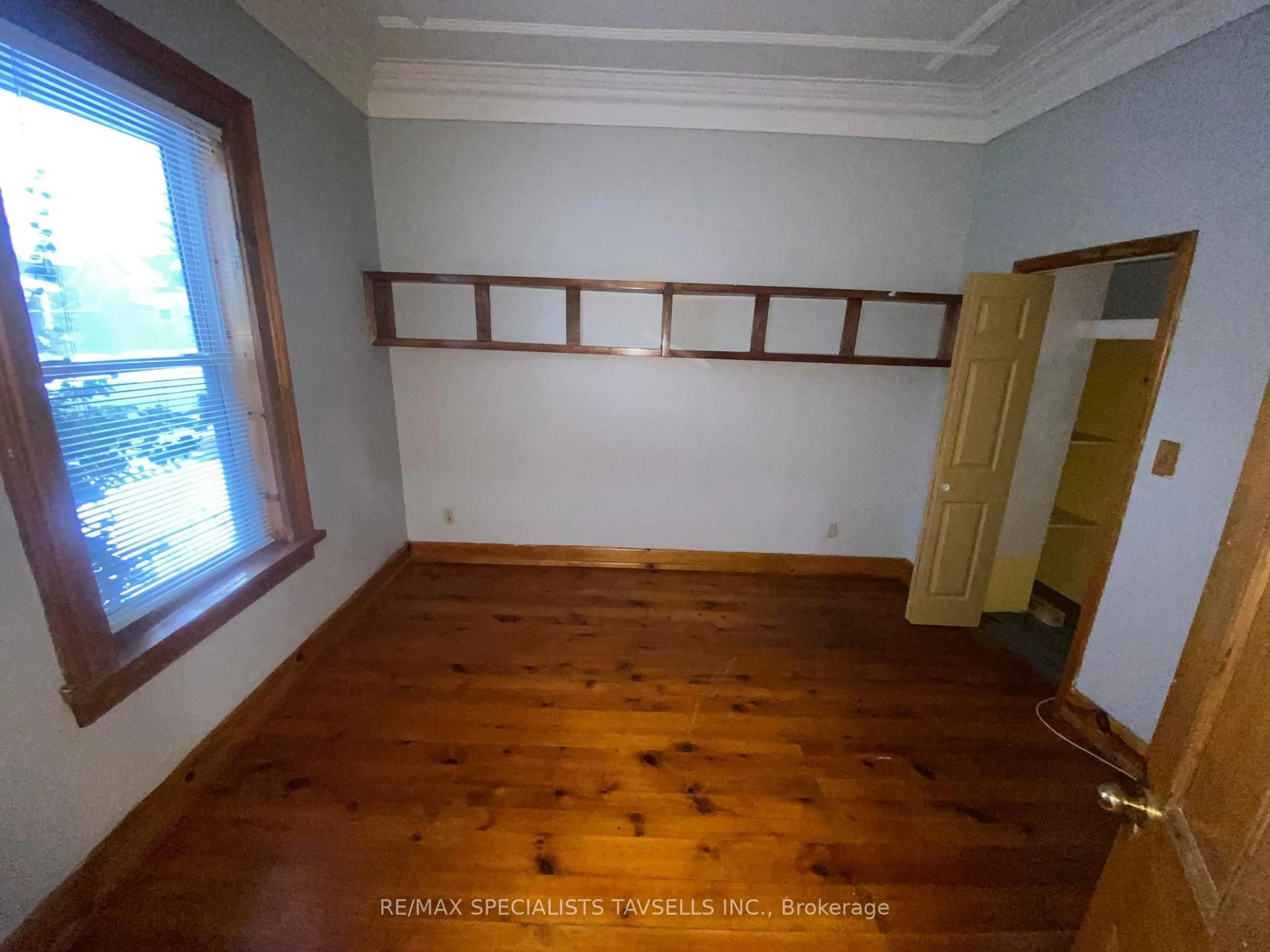 A pic of a room for 4 Denison Ave, Brampton Ontario L6X 1E6