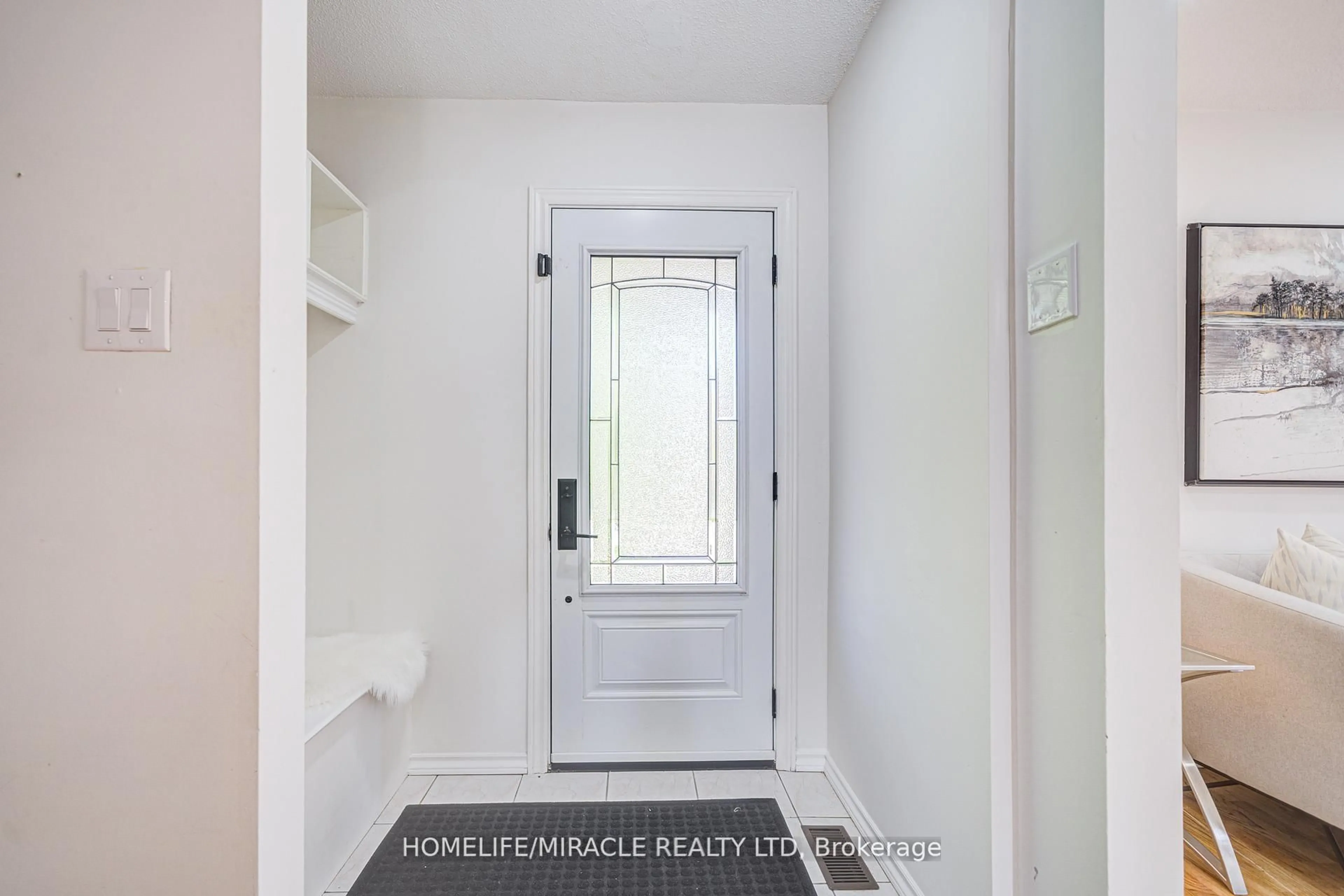 Indoor entryway for 59 Faywood Dr, Brampton Ontario L6Y 4M1