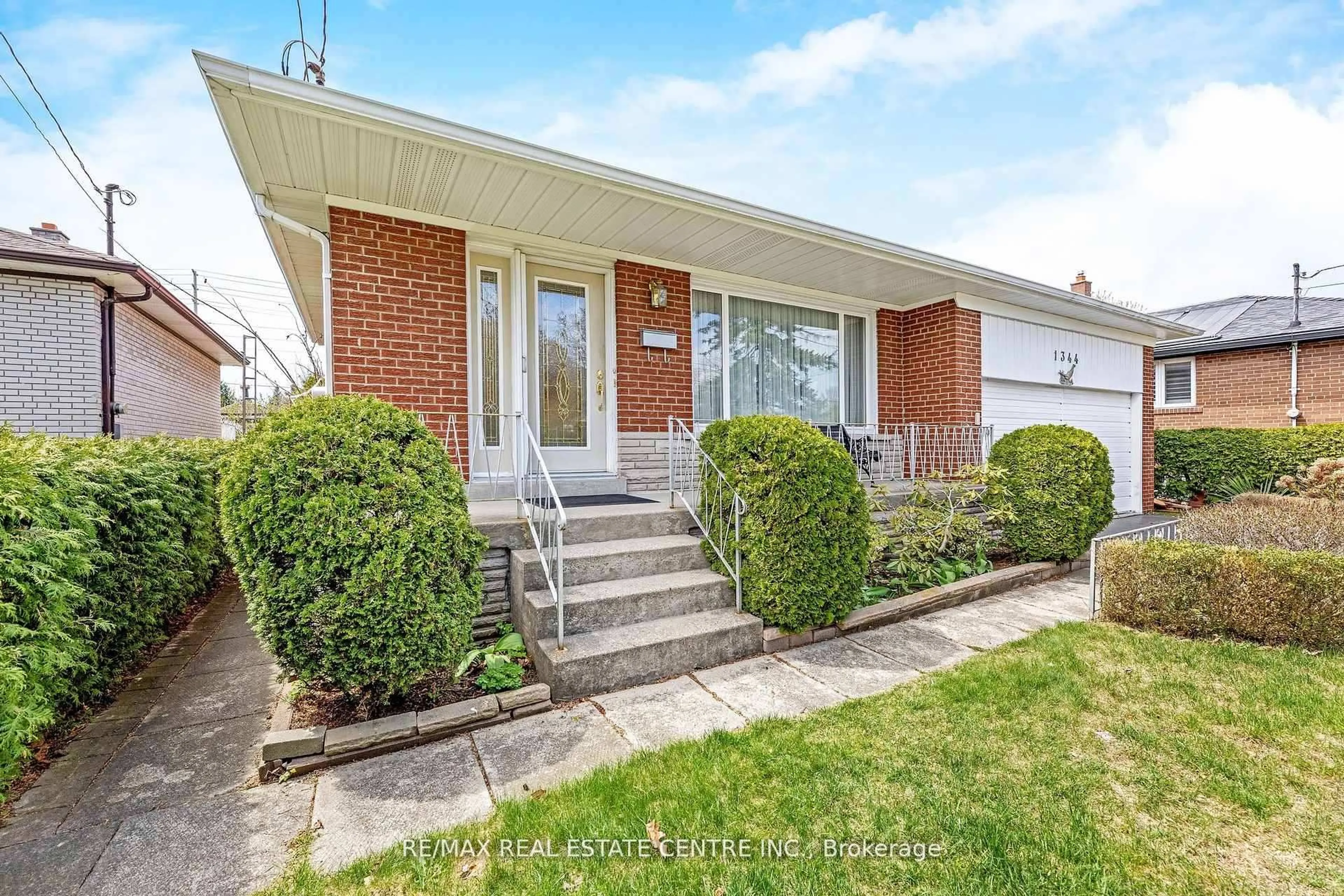 Home with brick exterior material, street for 1344 Strathy Ave, Mississauga Ontario L5E 2L2