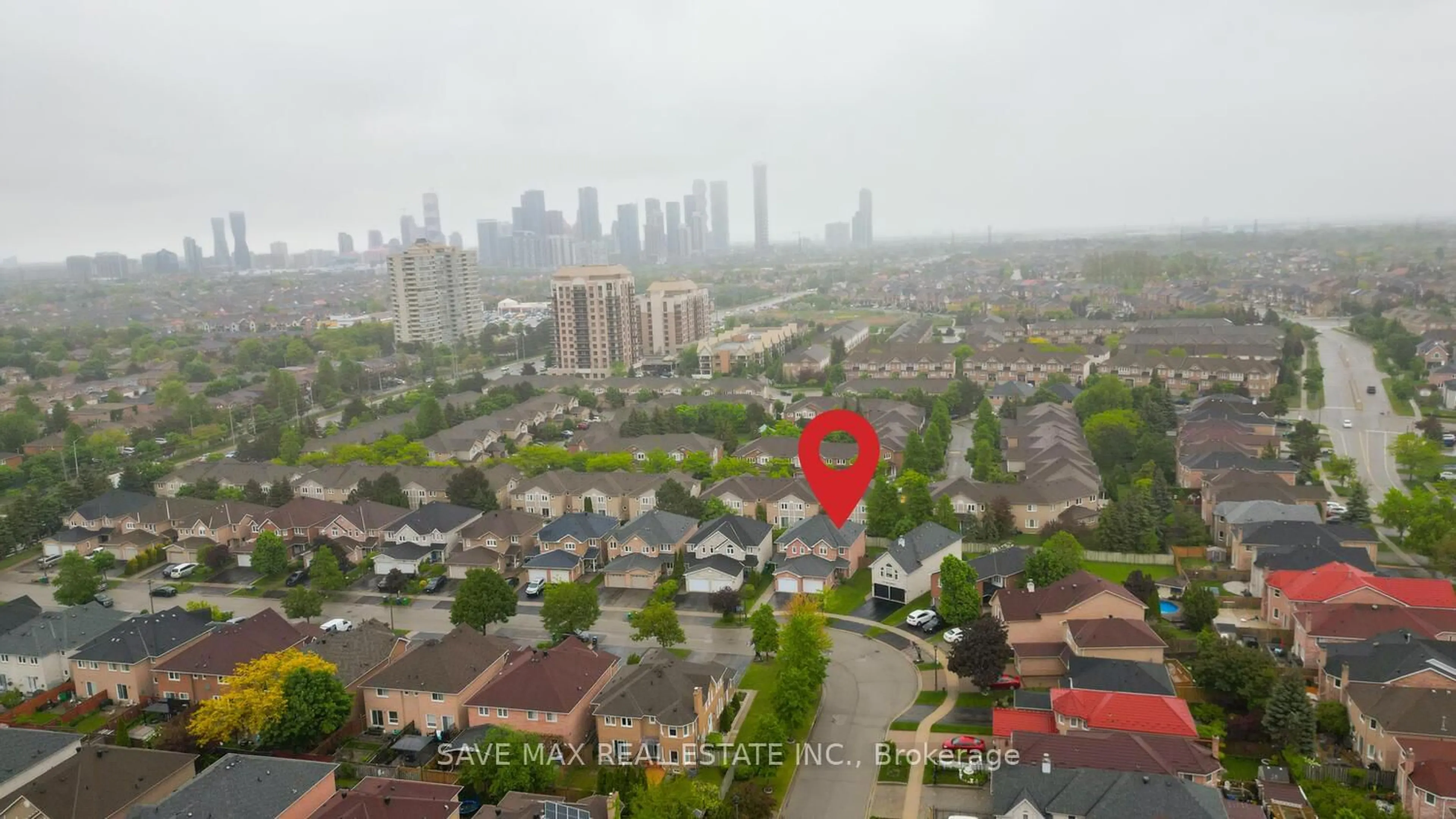 Blurry image for 945 AppleCroft Circ, Mississauga Ontario L5M 2G8