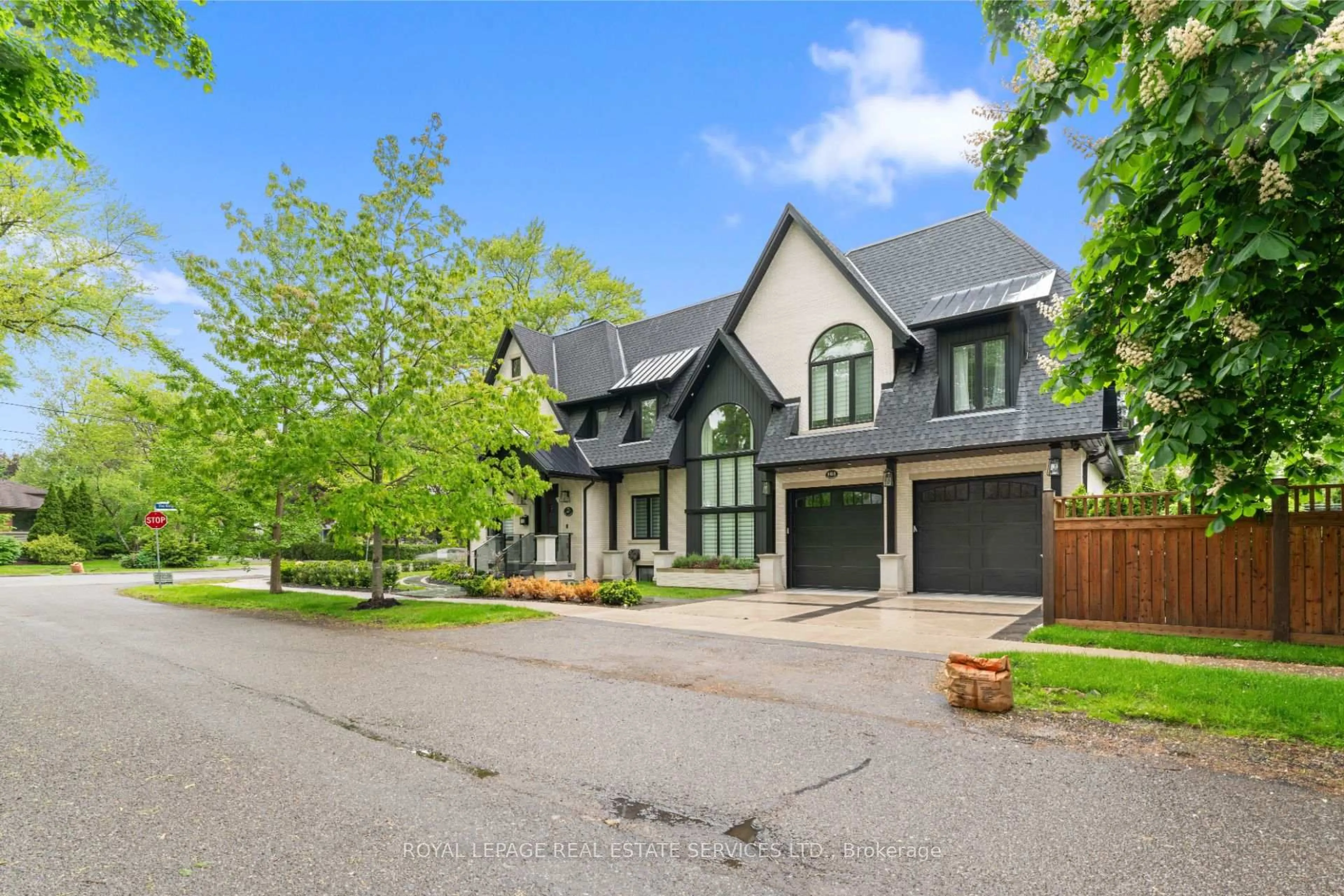Home with brick exterior material, street for 161 The Kingsway N/A, Toronto Ontario M8X 2V5