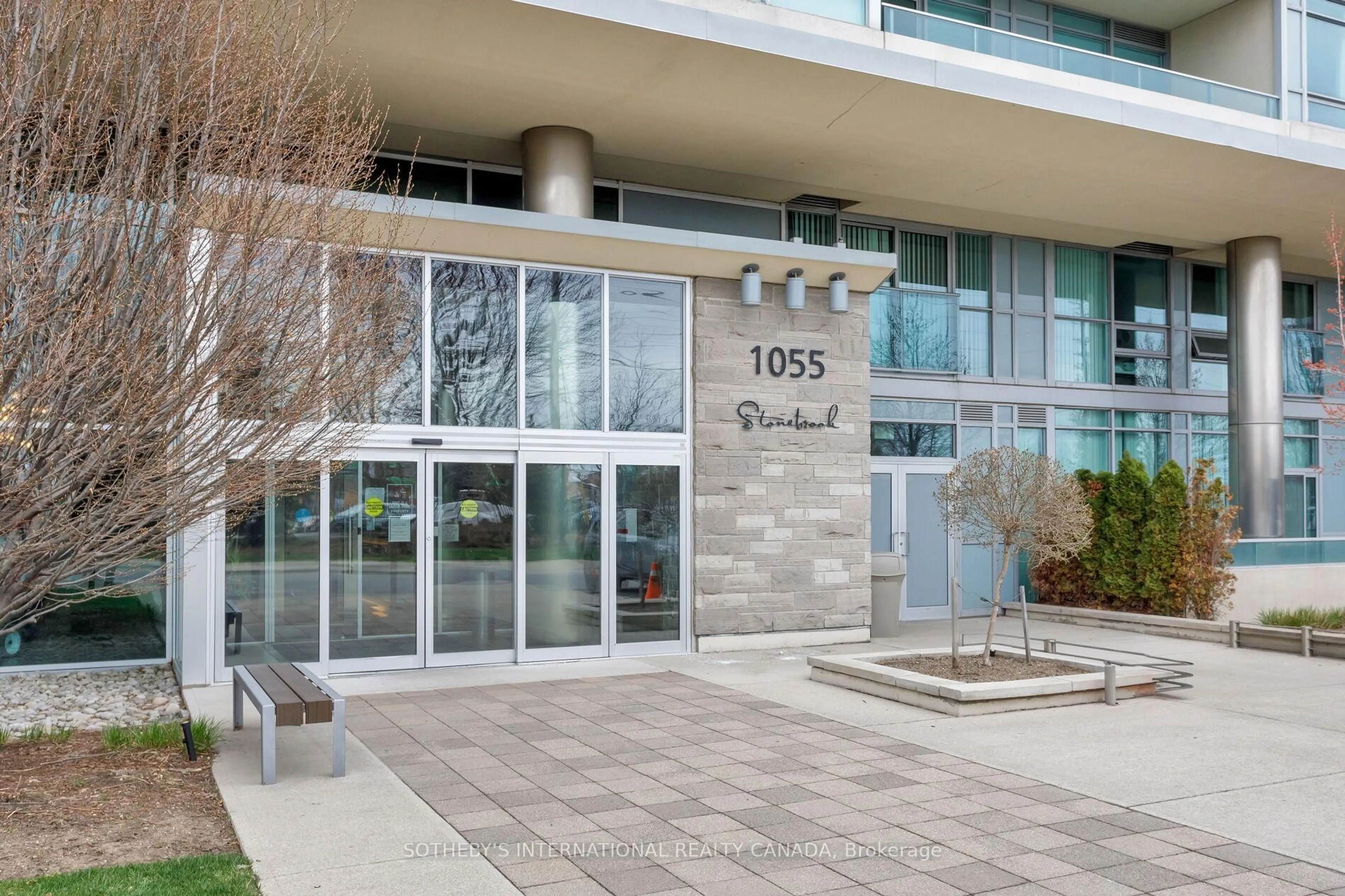 Unknown for 1055 Southdown Rd #210, Mississauga Ontario L5J 0A3