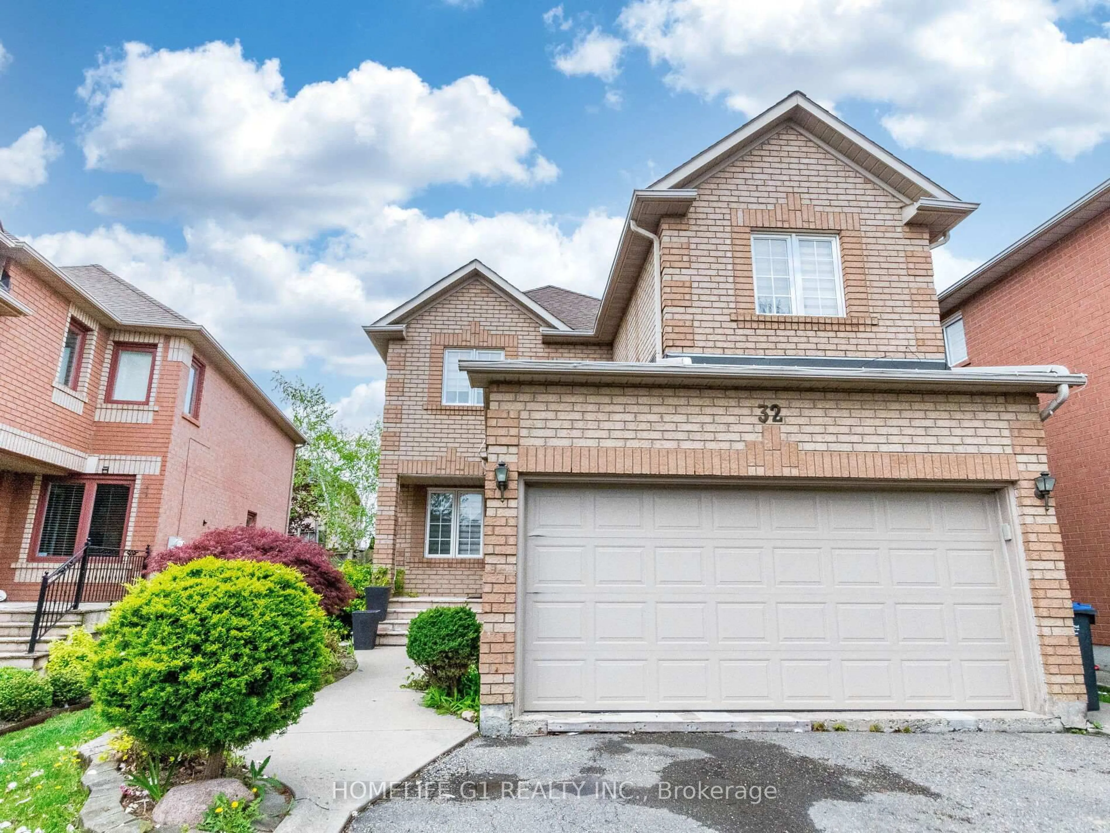 Home with brick exterior material, street for 32 Creekwood Dr, Brampton Ontario L7A 1J3