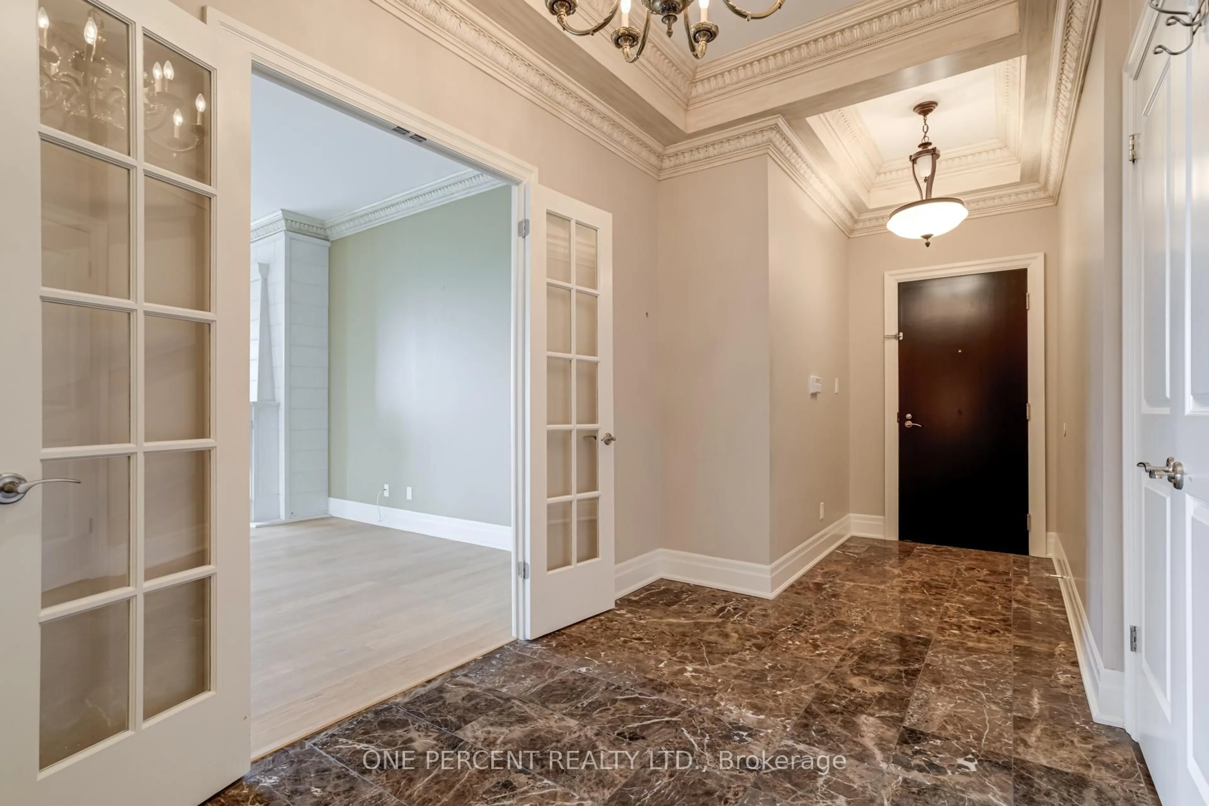 Indoor foyer for 2855 Bloor St #PH1, Toronto Ontario M8X 3A1