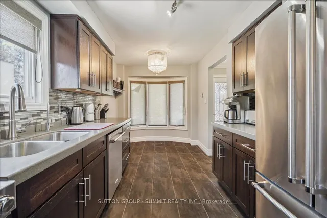Additional property image - 2229 Silverbirch Crt