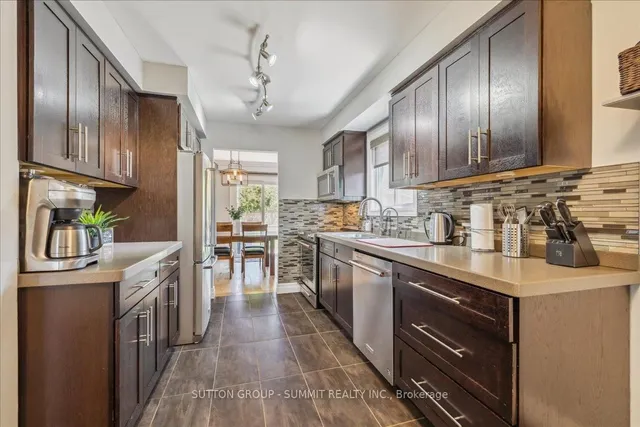 Additional property image - 2229 Silverbirch Crt