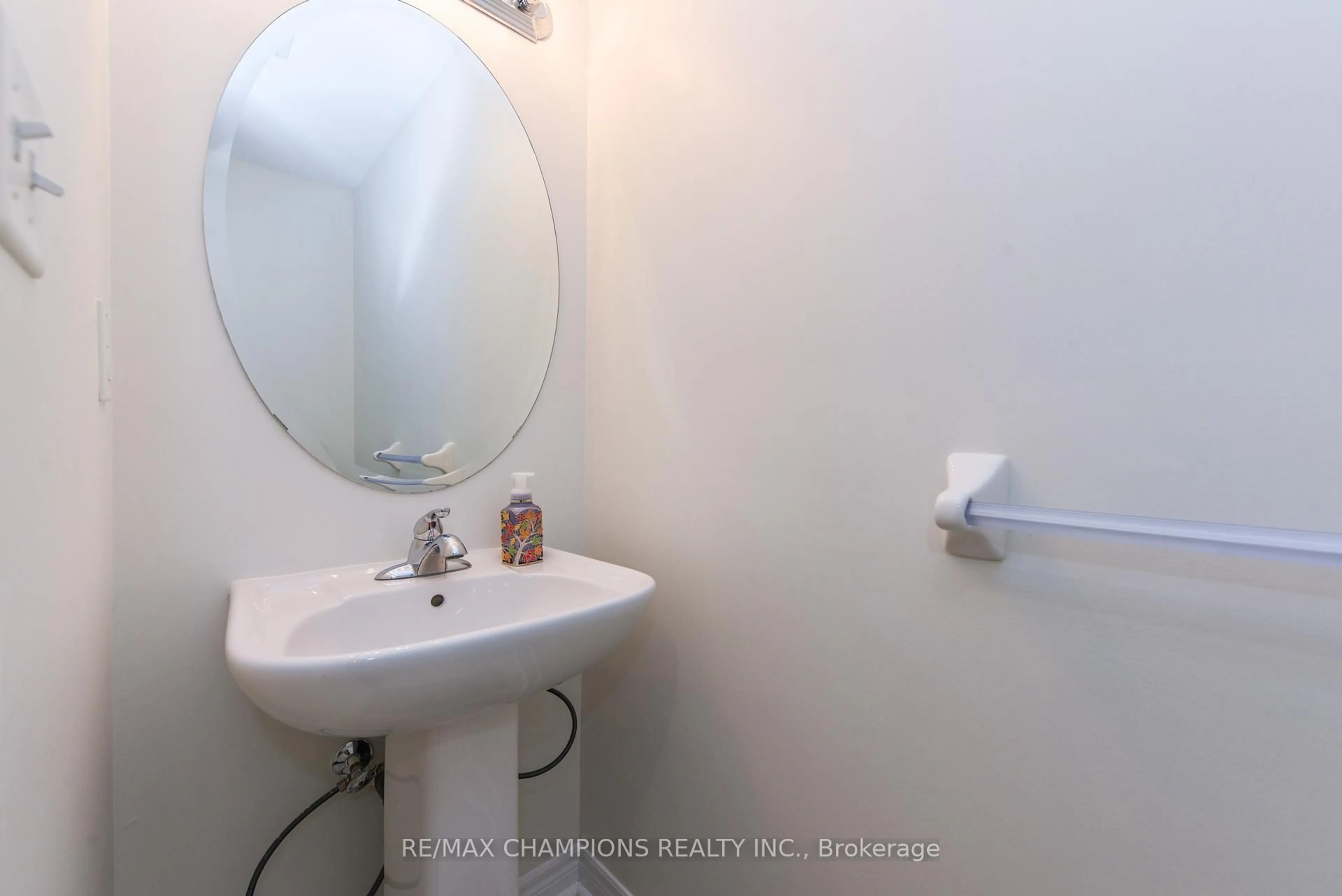 Standard bathroom, unknown for 57 Fann Dr, Brampton Ontario L7A 4L3