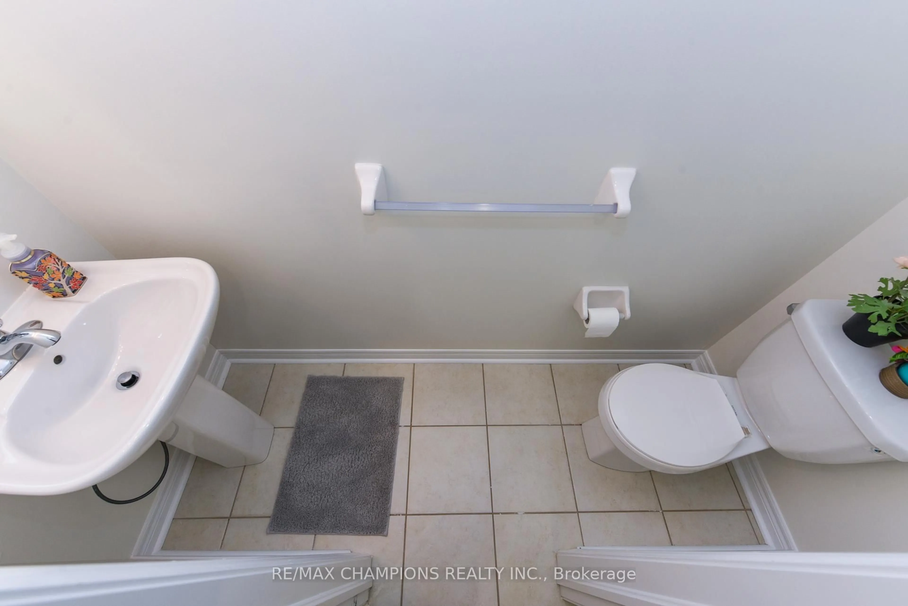 Standard bathroom, unknown for 57 Fann Dr, Brampton Ontario L7A 4L3