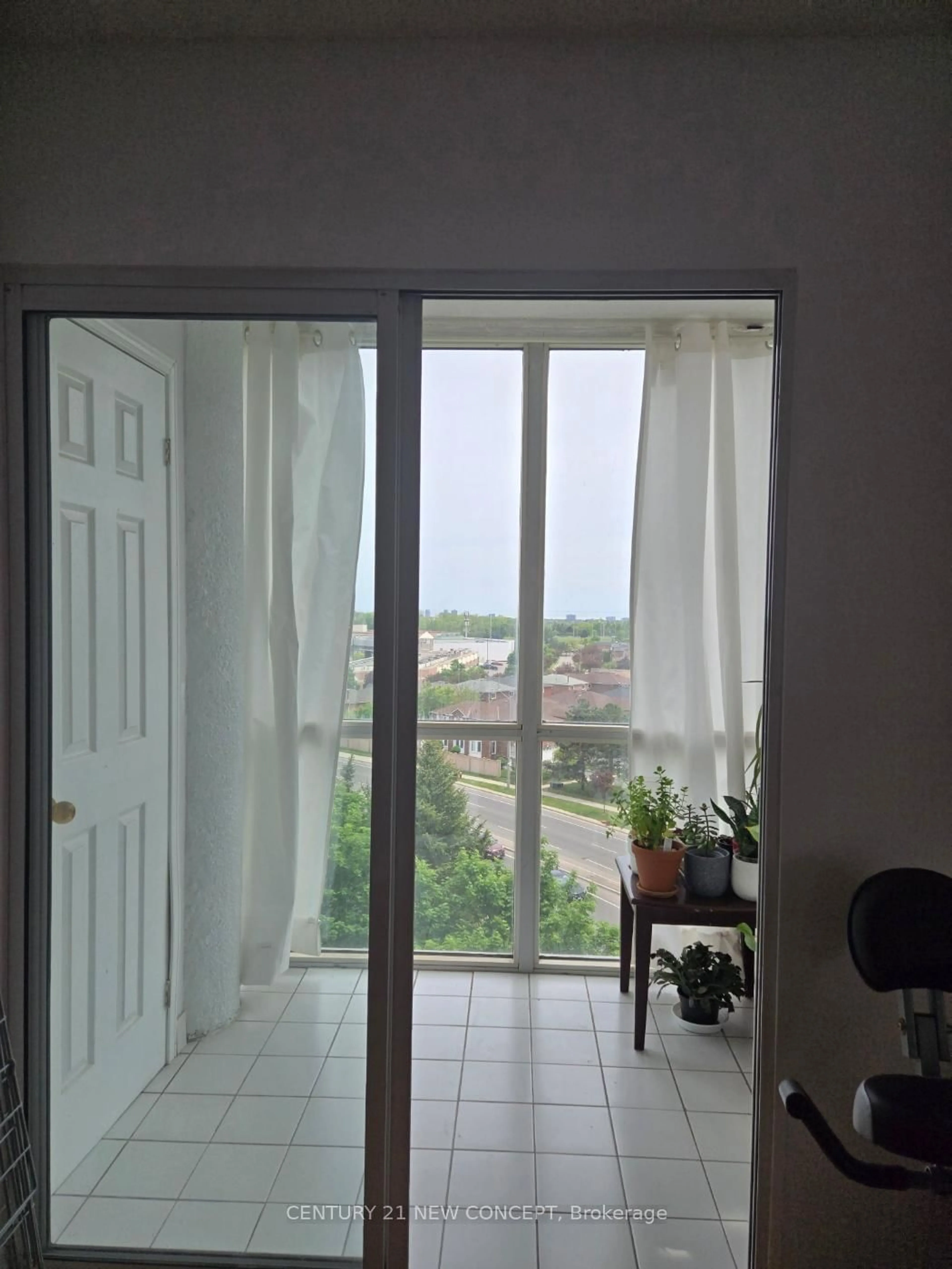 Unknown for 350 Webb Dr #702, Mississauga Ontario L5B 3W4