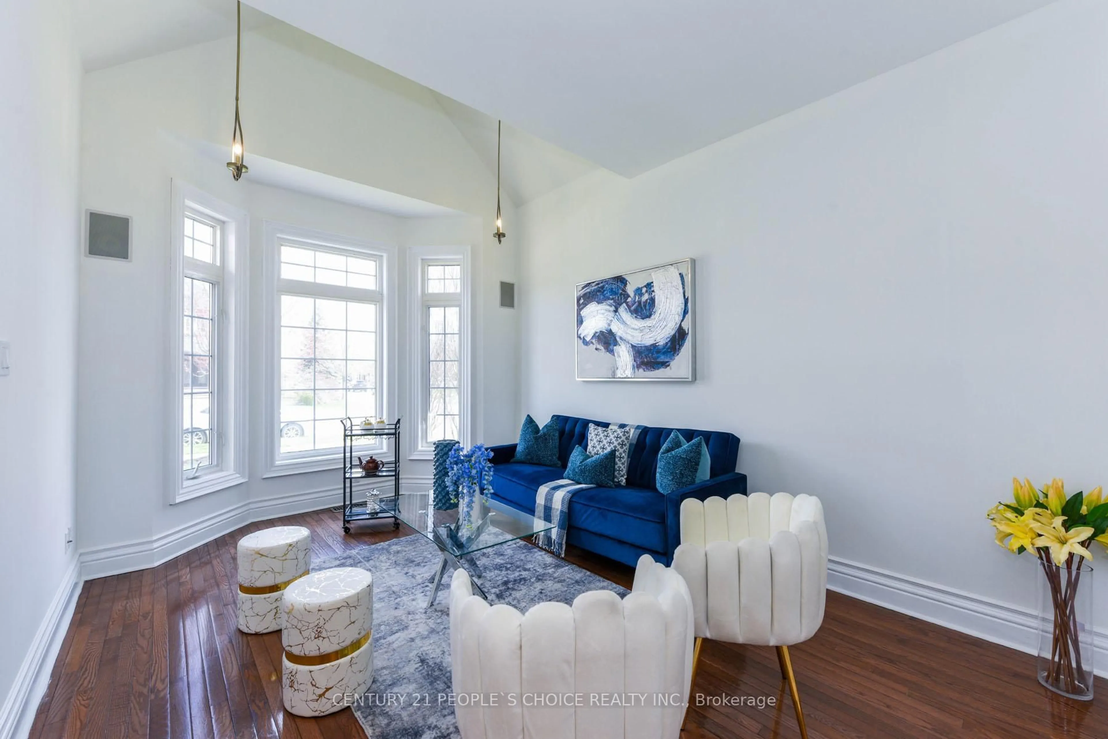 Living room with furniture, unknown for 2372 Parkglen Ave, Oakville Ontario L6M 4Y5