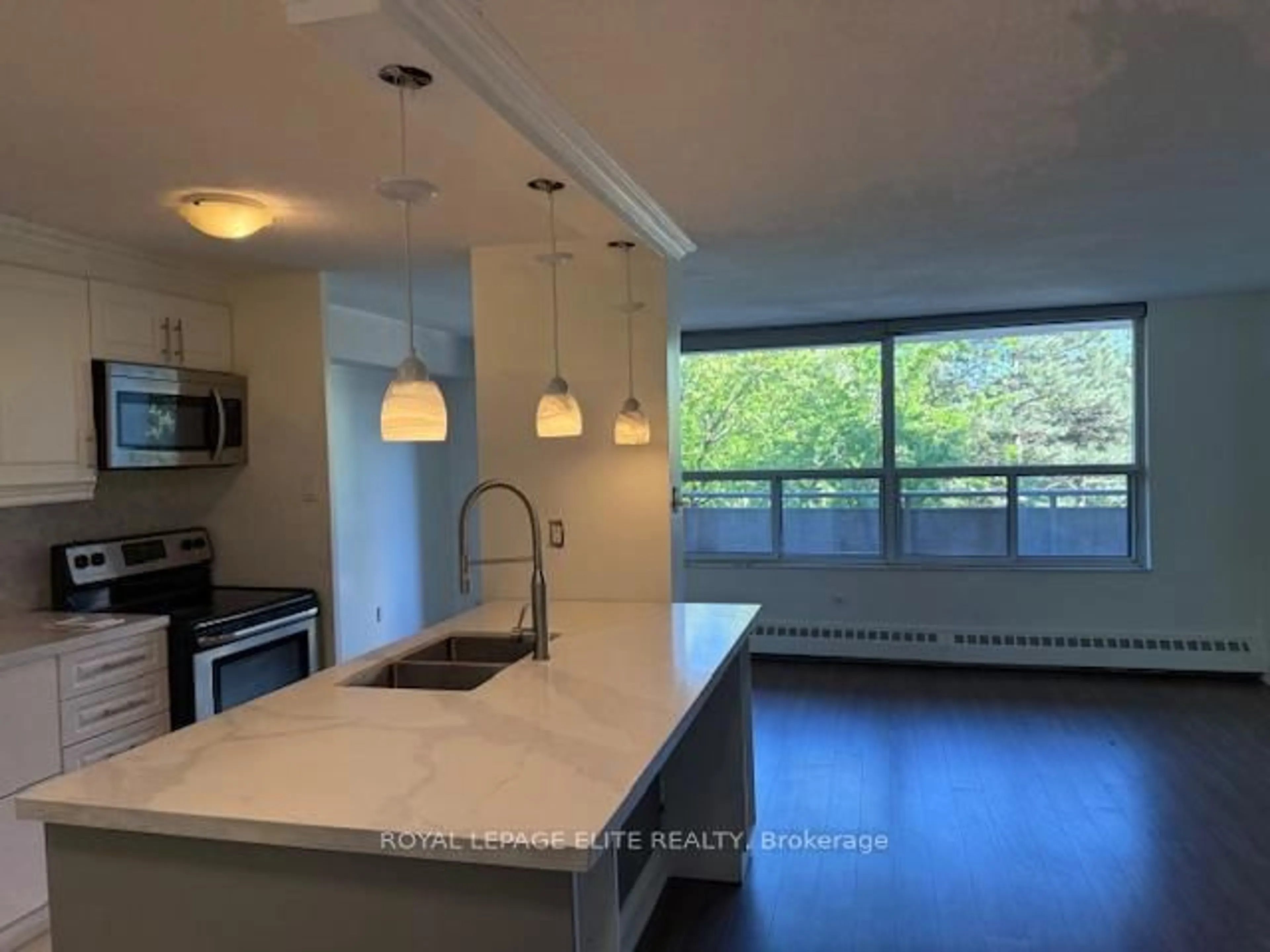 Open concept kitchen, unknown for 3120 KIRWIN Ave #310, Mississauga Ontario L5A 3R2