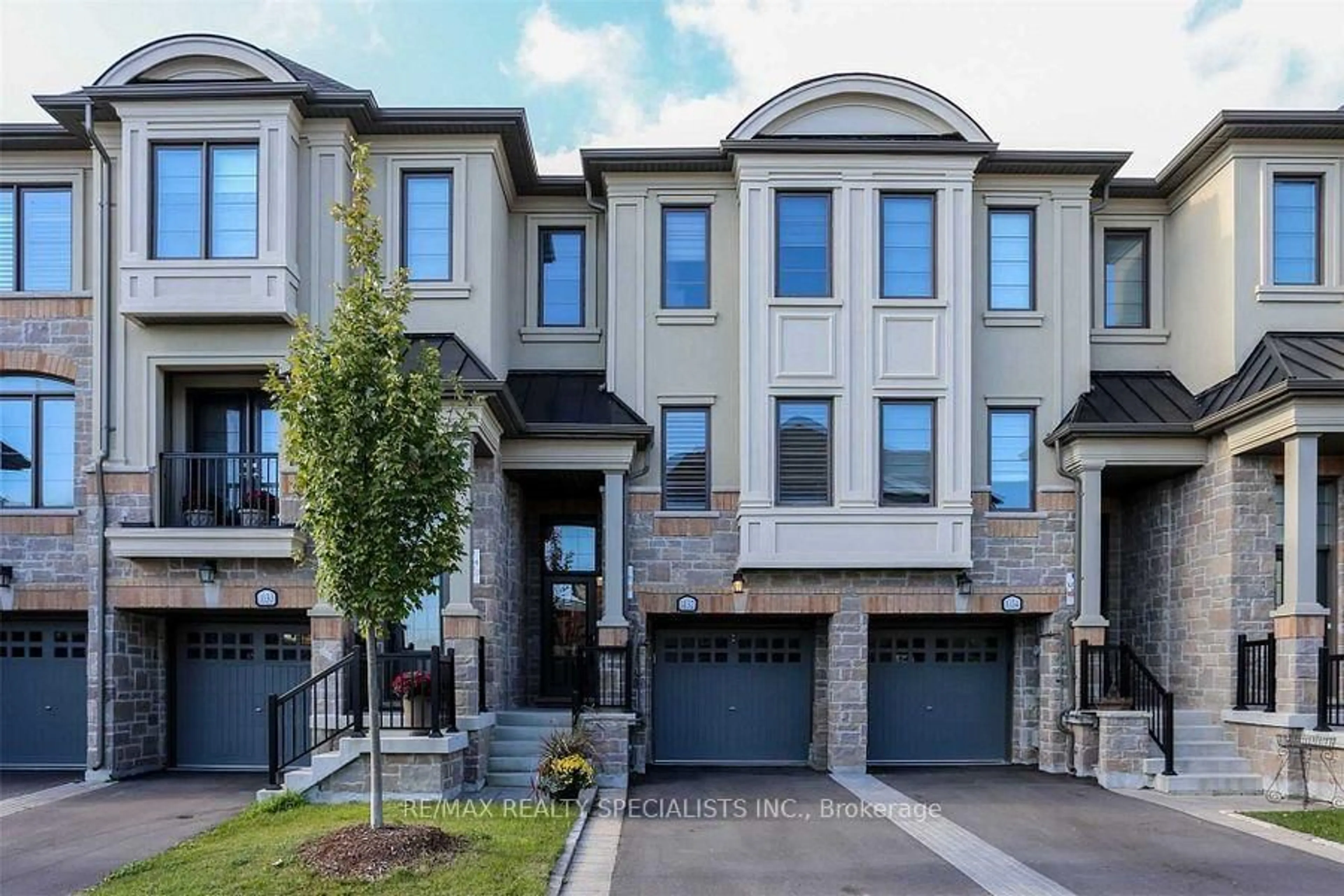 Home with brick exterior material, street for 1032 Beachcomber Rd, Mississauga Ontario L5G 0B1