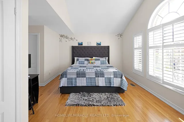 Additional property image - 25 Openbay Gdns
