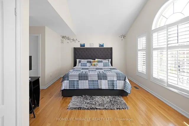 Additional property image - 25 Openbay Gdns