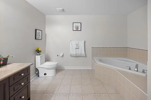 Additional property image - 25 Openbay Gdns