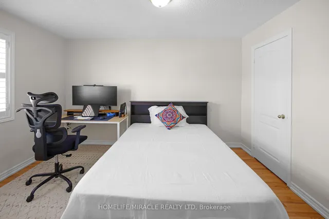 Additional property image - 25 Openbay Gdns