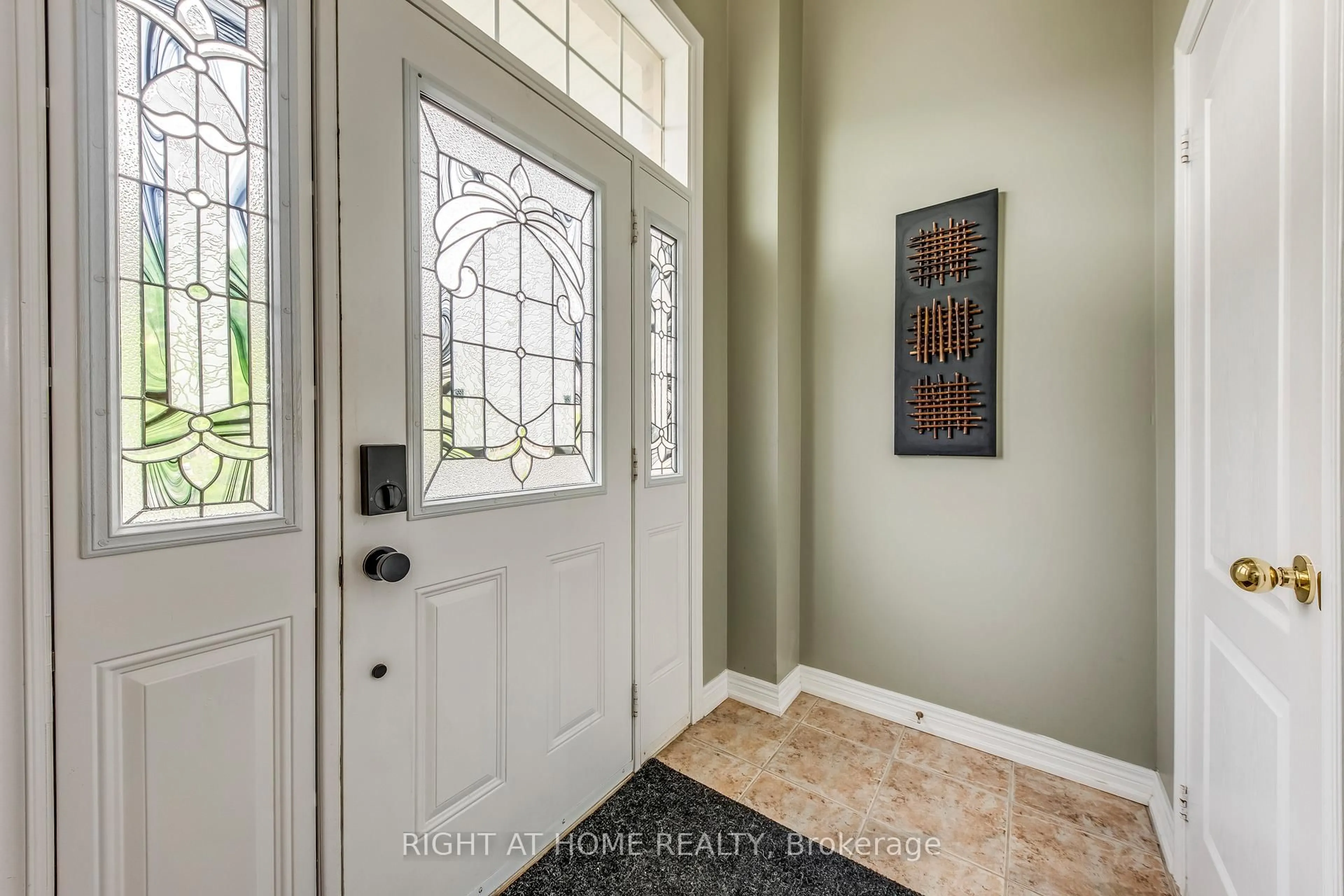 Indoor entryway for 24 Lou Pomanti St, Toronto Ontario M9M 0C2