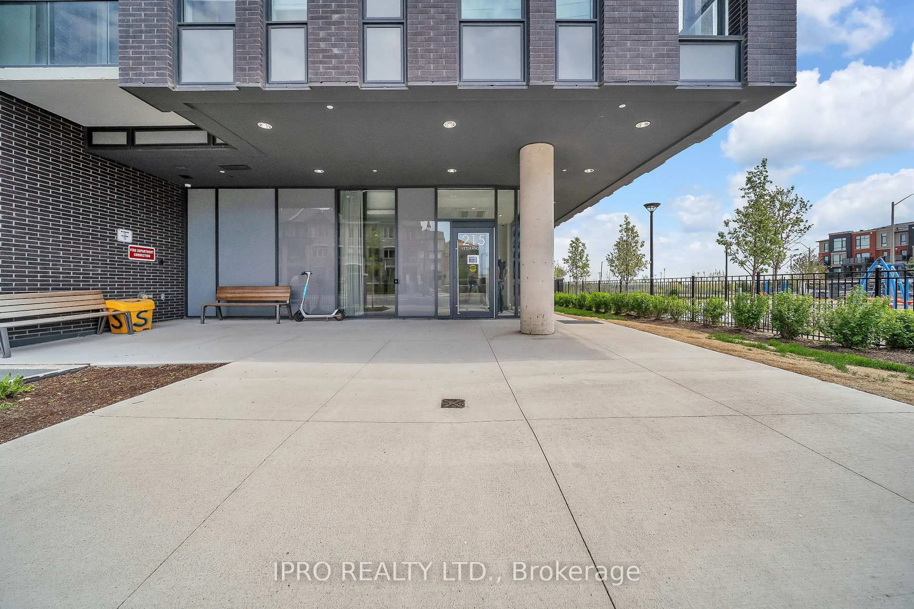 Patio, unknown for 215 Veterans Dr #709, Brampton Ontario L7A 4S6
