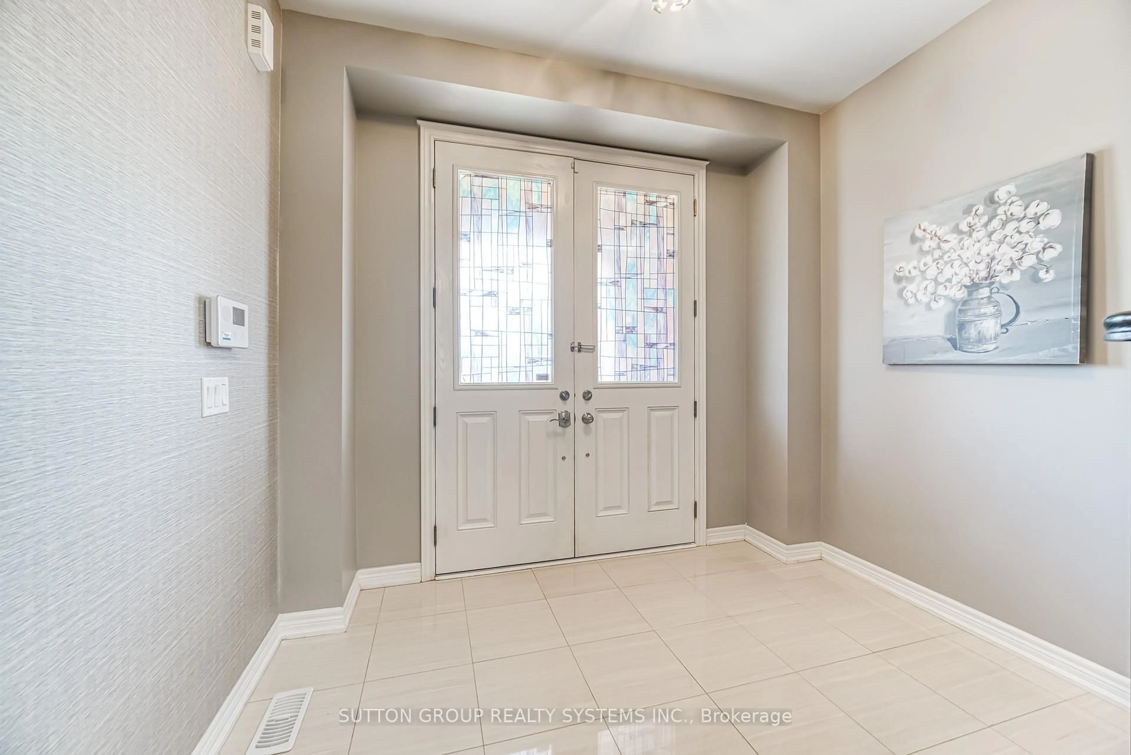 Indoor entryway for 3059 Isaac Ave, Oakville Ontario L6M 0S7