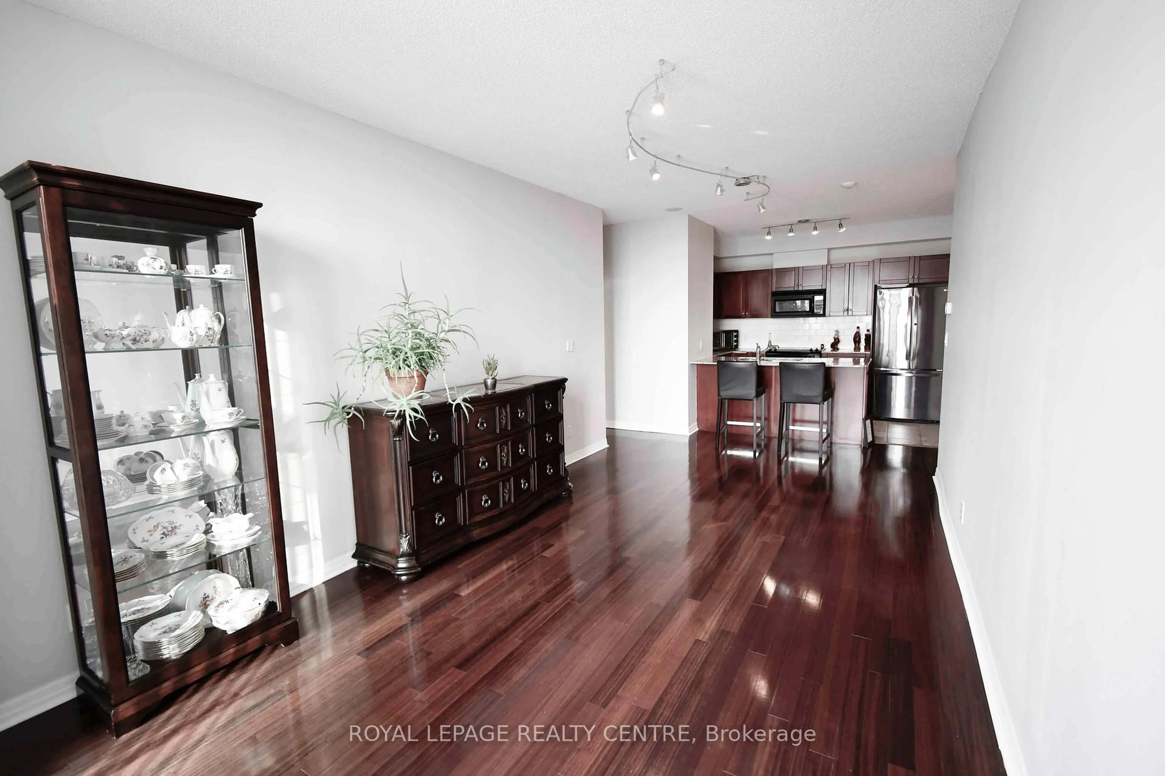 Unknown for 1359 Rathburn Rd #1914, Mississauga Ontario L4W 5P7