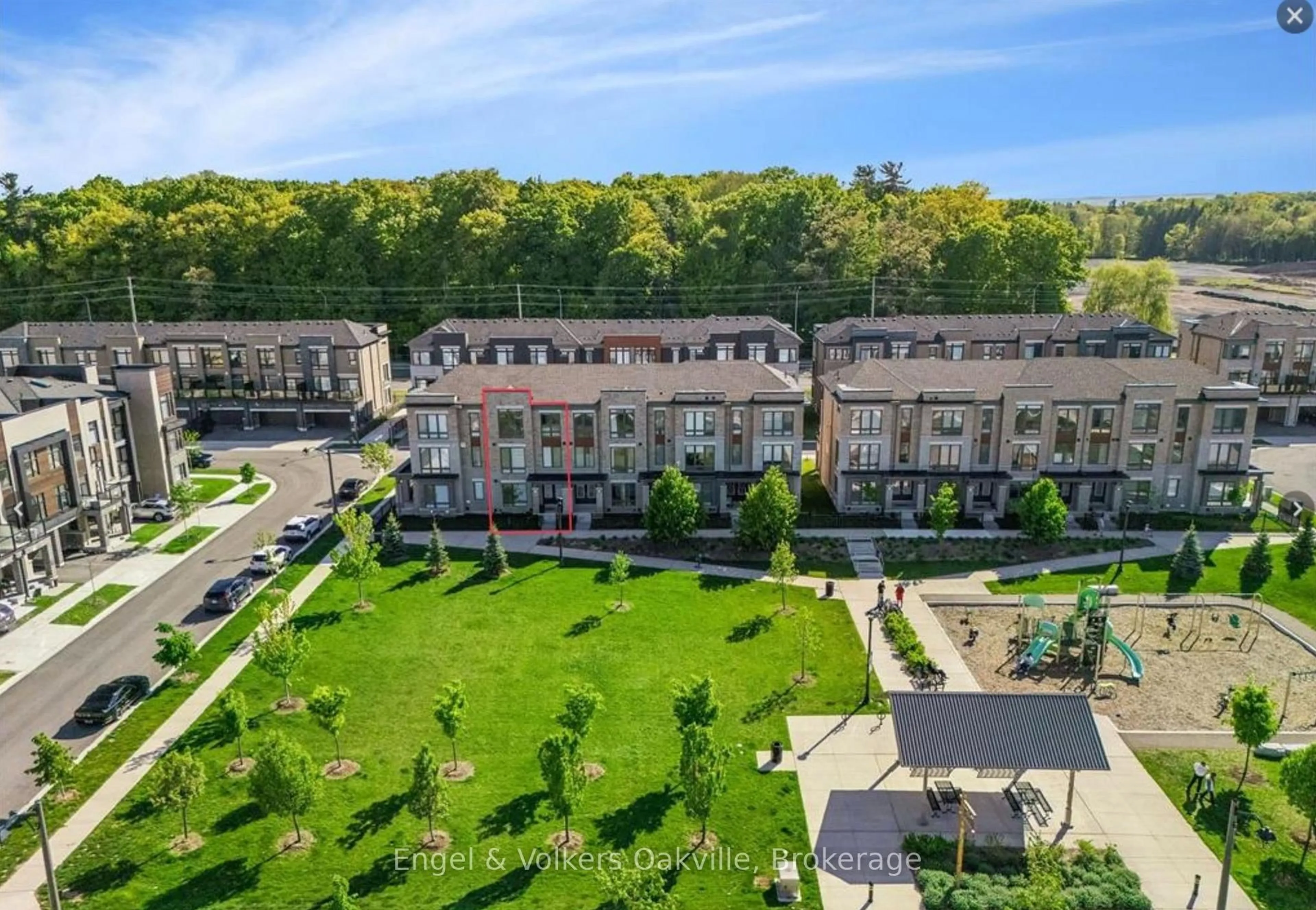 A pic from outside/outdoor area/front of a property/back of a property/a pic from drone, unknown for 2481 Badger Cres #2, Oakville Ontario L6M 5M1